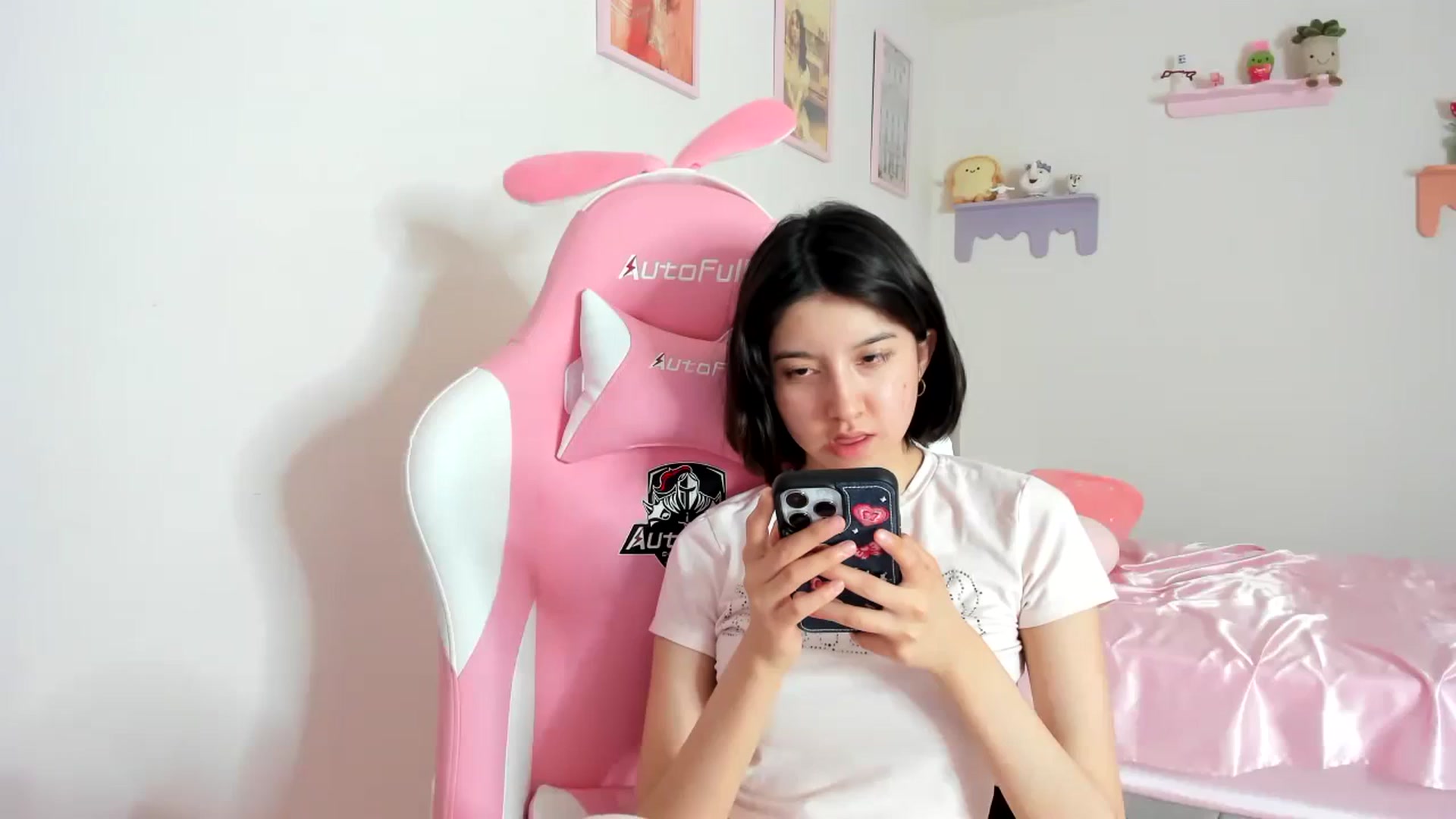 Gallery image thumbnail from Cherrycute666's myfreecams stream on, 08/30/2023, 23:47 image 3 of 20