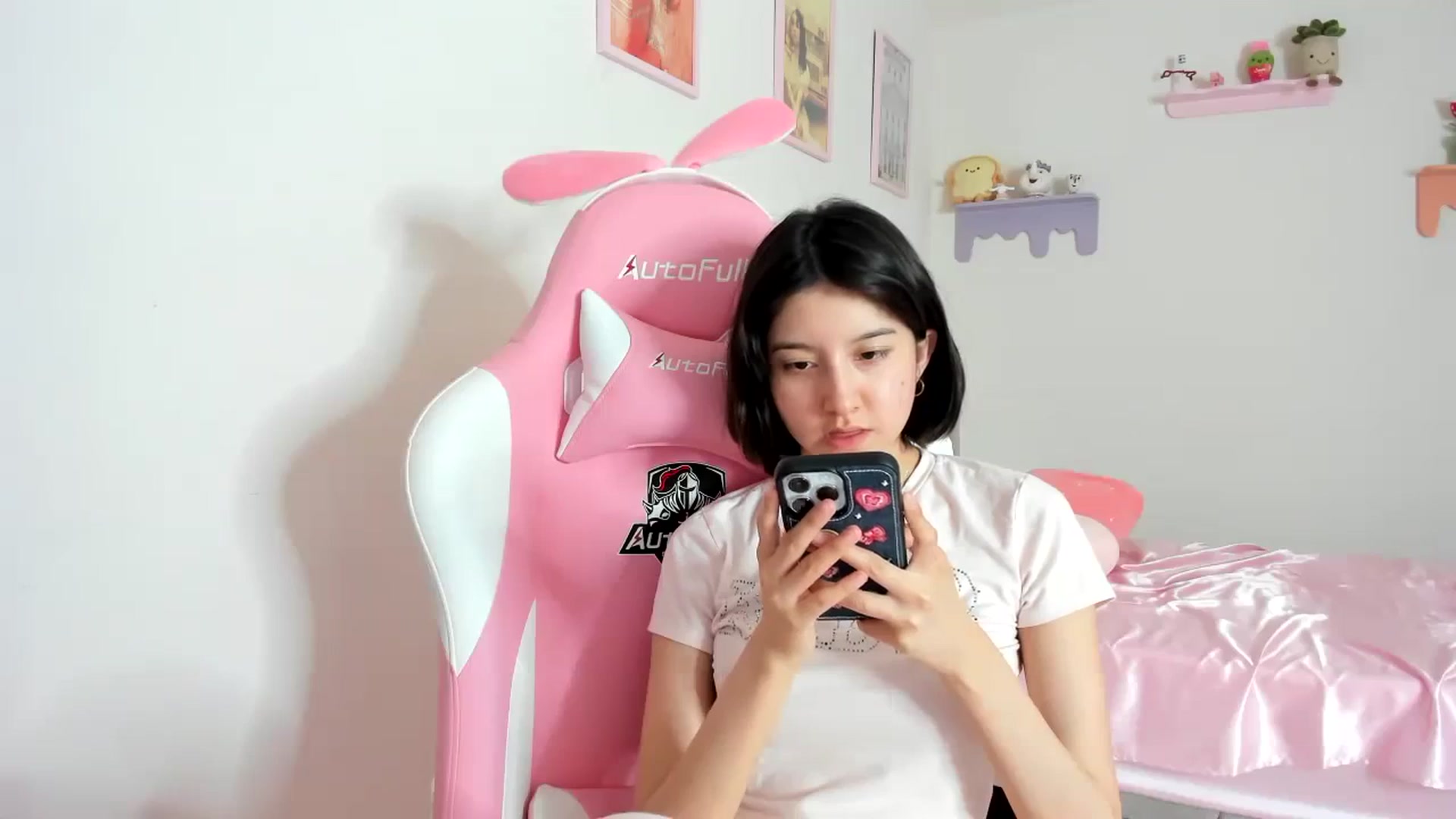 Gallery image thumbnail from Cherrycute666's myfreecams stream on, 08/30/2023, 23:47 image 2 of 20