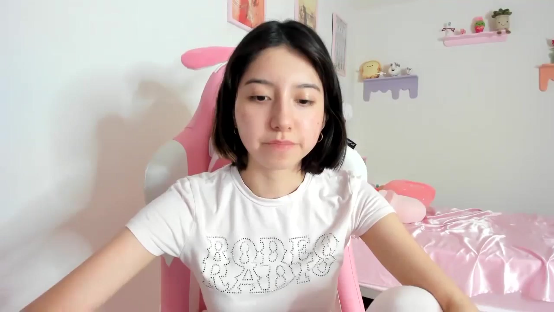 Gallery image thumbnail from Cherrycute666's myfreecams stream on, 08/30/2023, 23:47 image 19 of 20