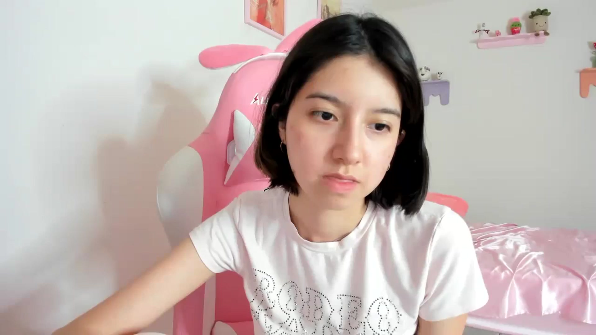 Gallery image thumbnail from Cherrycute666's myfreecams stream on, 08/30/2023, 23:47 image 5 of 20