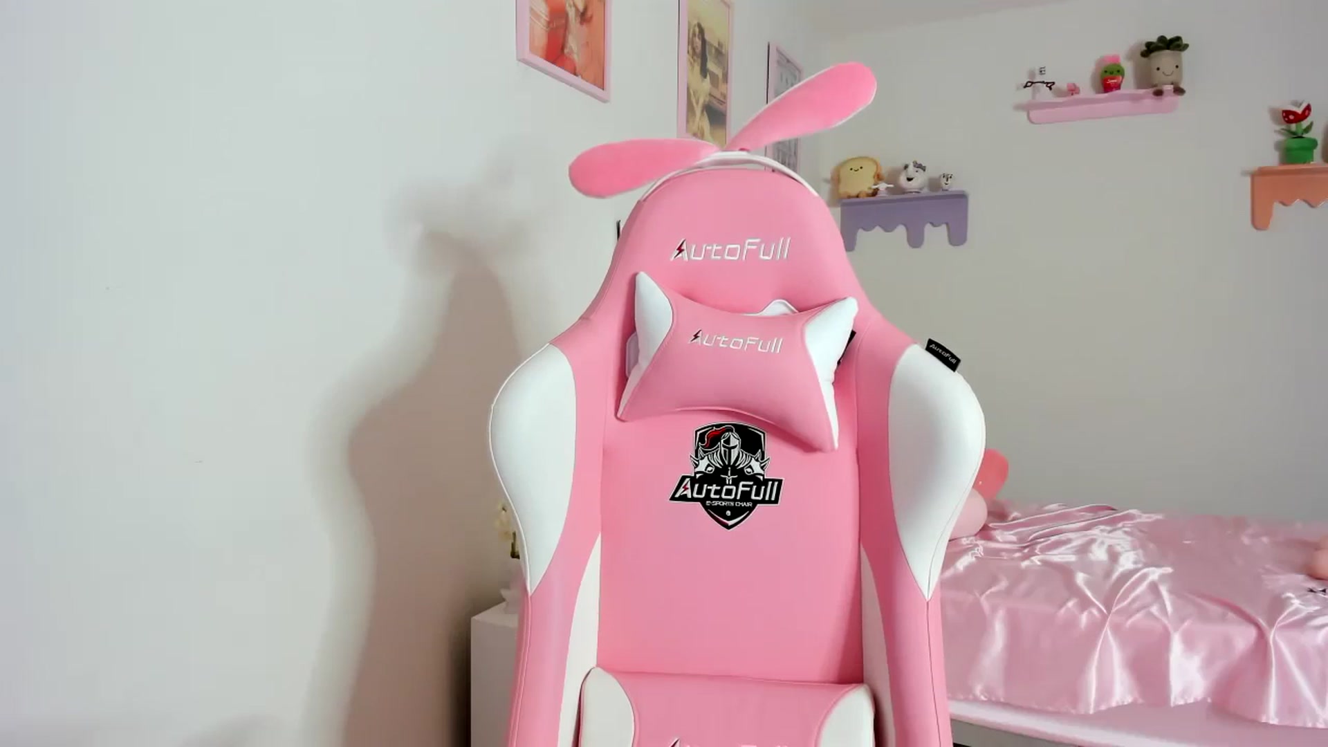 Gallery image thumbnail from Cherrycute666's myfreecams stream on, 08/31/2023, 24:13 image 19 of 20