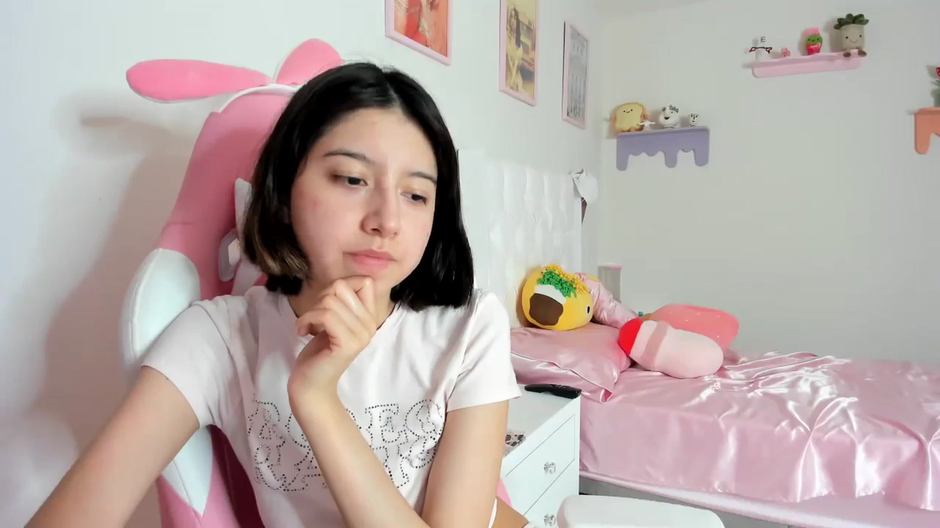 Gallery image thumbnail from Cherrycute666's myfreecams stream on, 08/31/2023, 24:13 image 3 of 20