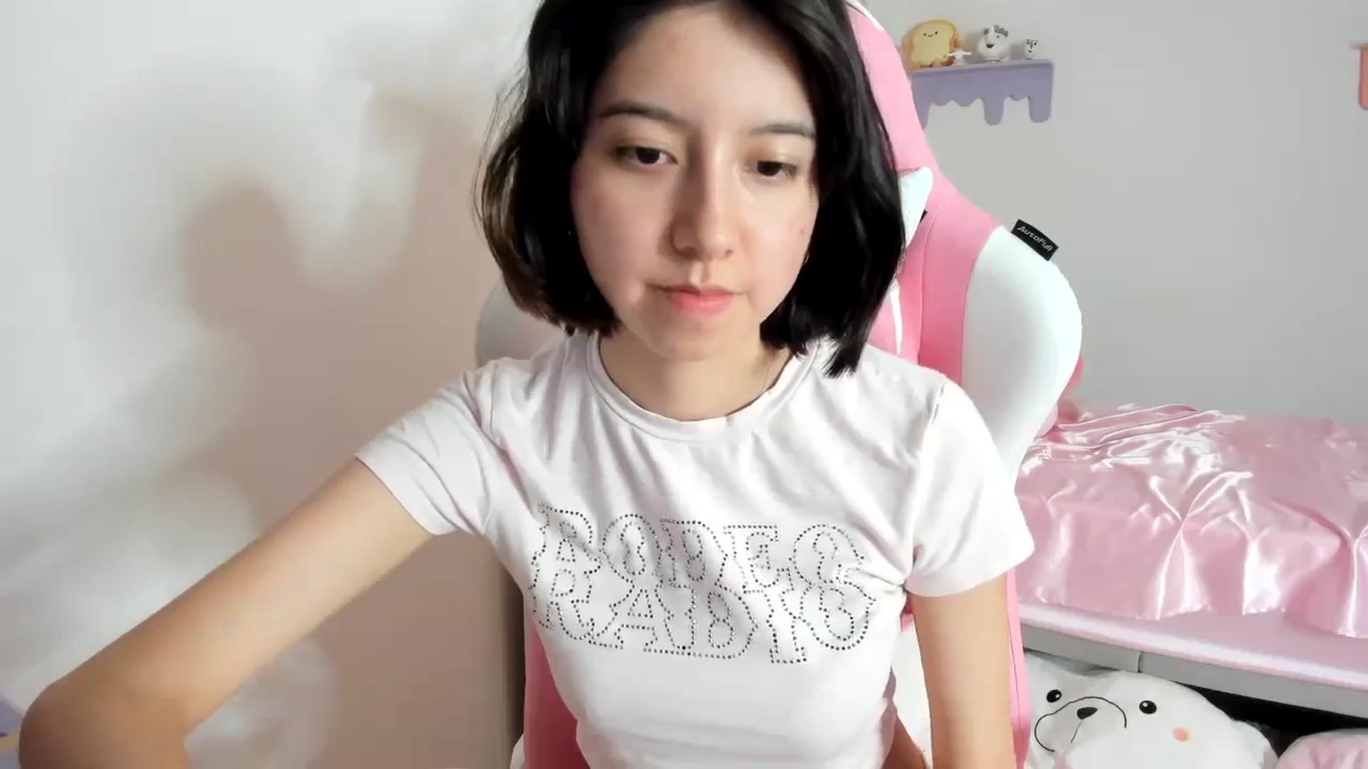 Gallery image thumbnail from Cherrycute666's myfreecams stream on, 08/31/2023, 24:13 image 3 of 20