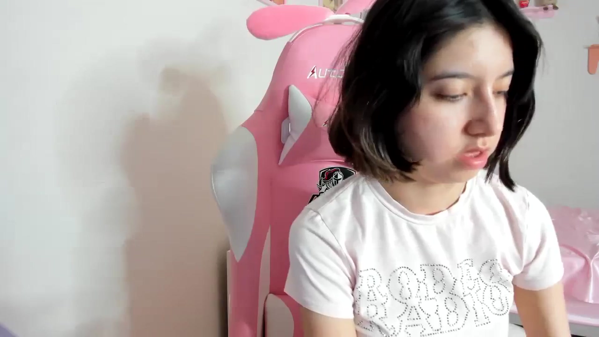 Gallery image thumbnail from Cherrycute666's myfreecams stream on, 08/31/2023, 24:13 image 4 of 20