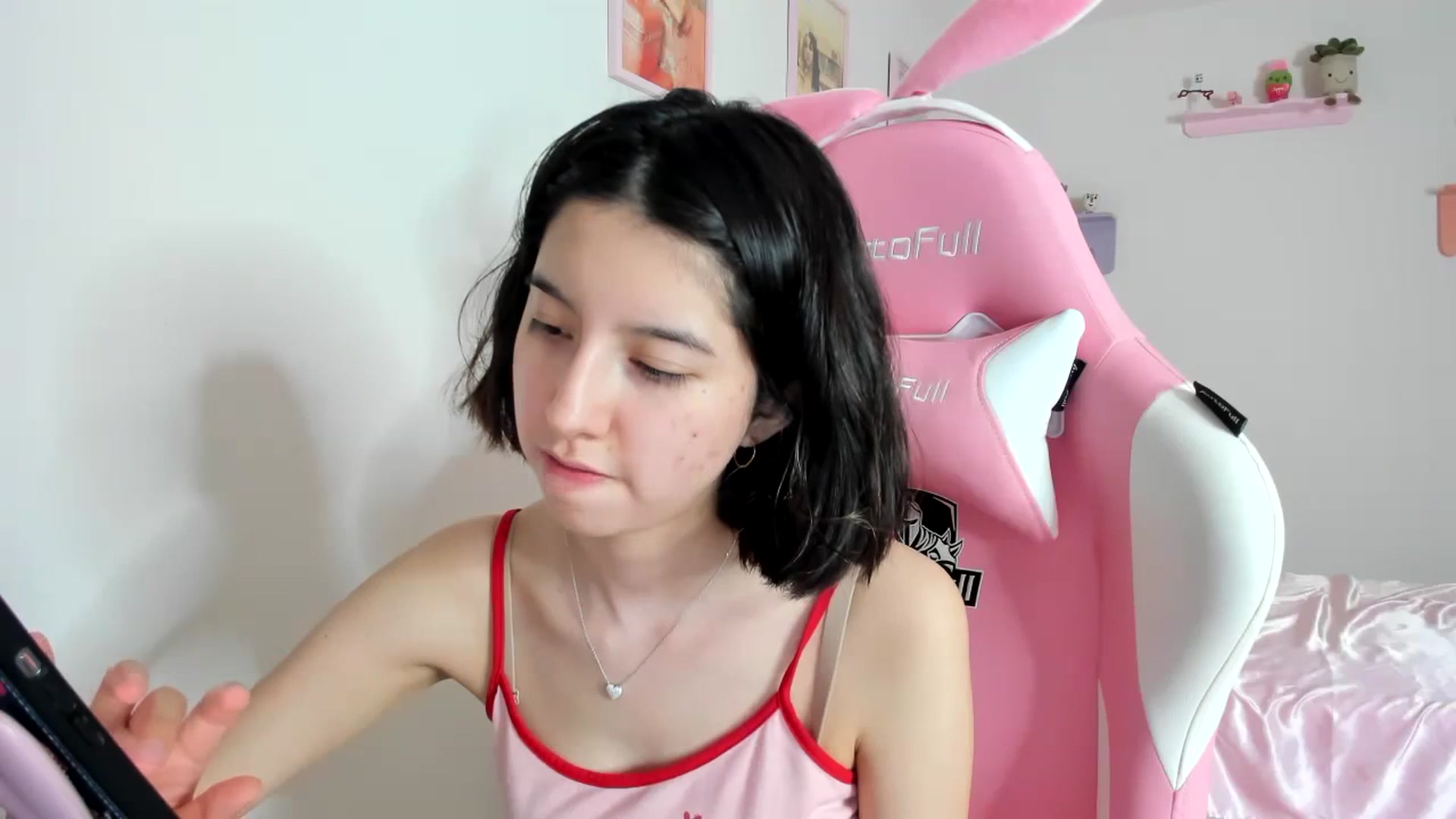 Gallery image thumbnail from Cherrycute666's myfreecams stream on, 08/31/2023, 06:49 image 14 of 20