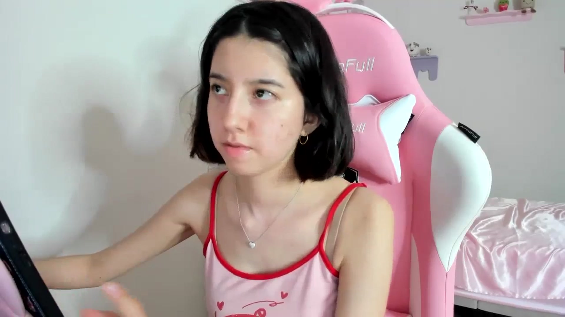 Gallery image thumbnail from Cherrycute666's myfreecams stream on, 08/31/2023, 06:49 image 17 of 20