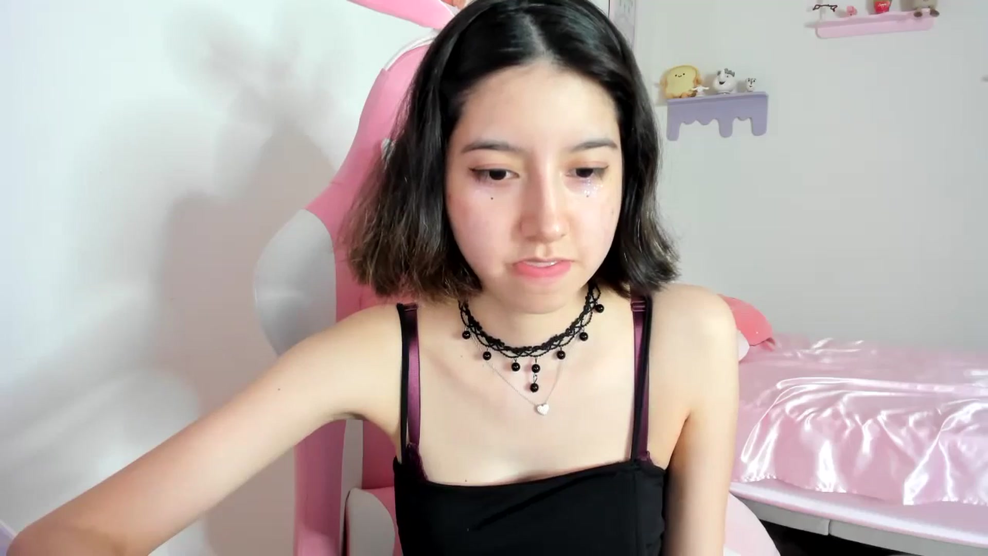 Gallery image thumbnail from Cherrycute666's myfreecams stream on, 09/01/2023, 02:18 image 7 of 20