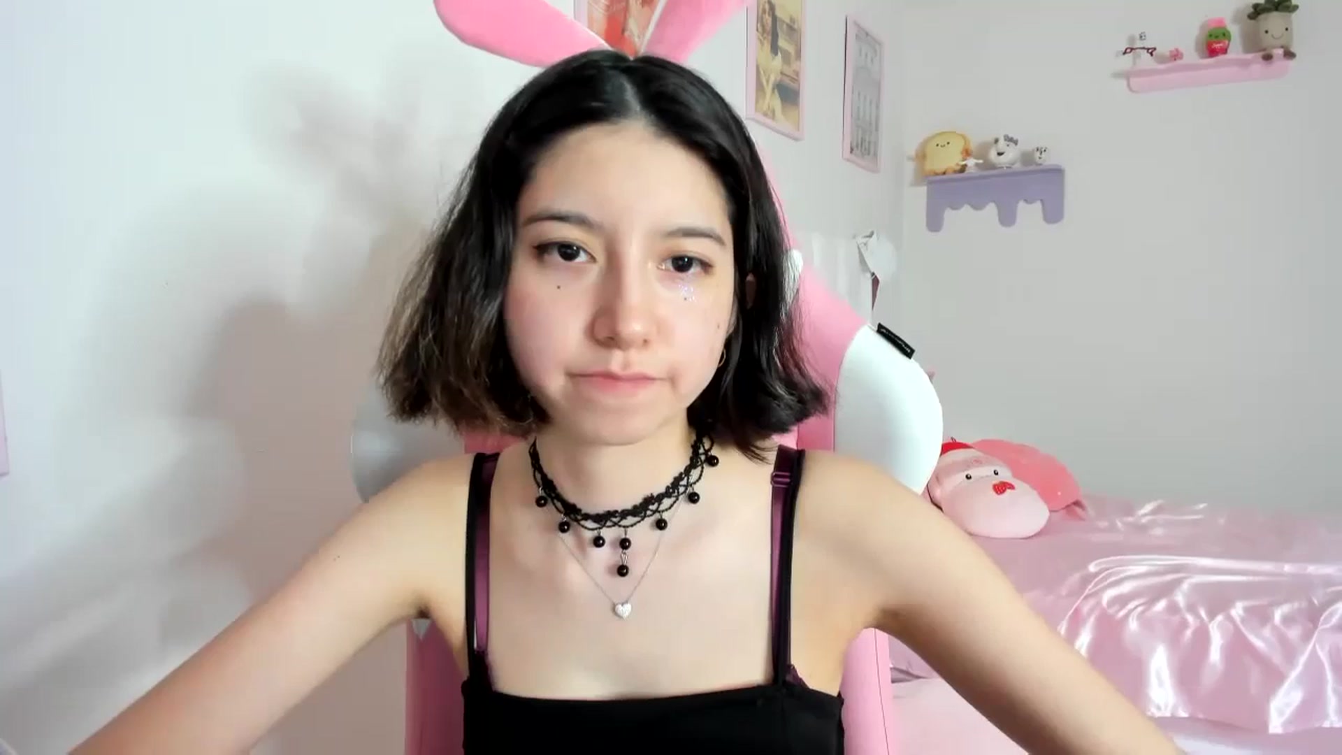 Gallery image thumbnail from Cherrycute666's myfreecams stream on, 09/01/2023, 02:18 image 13 of 20