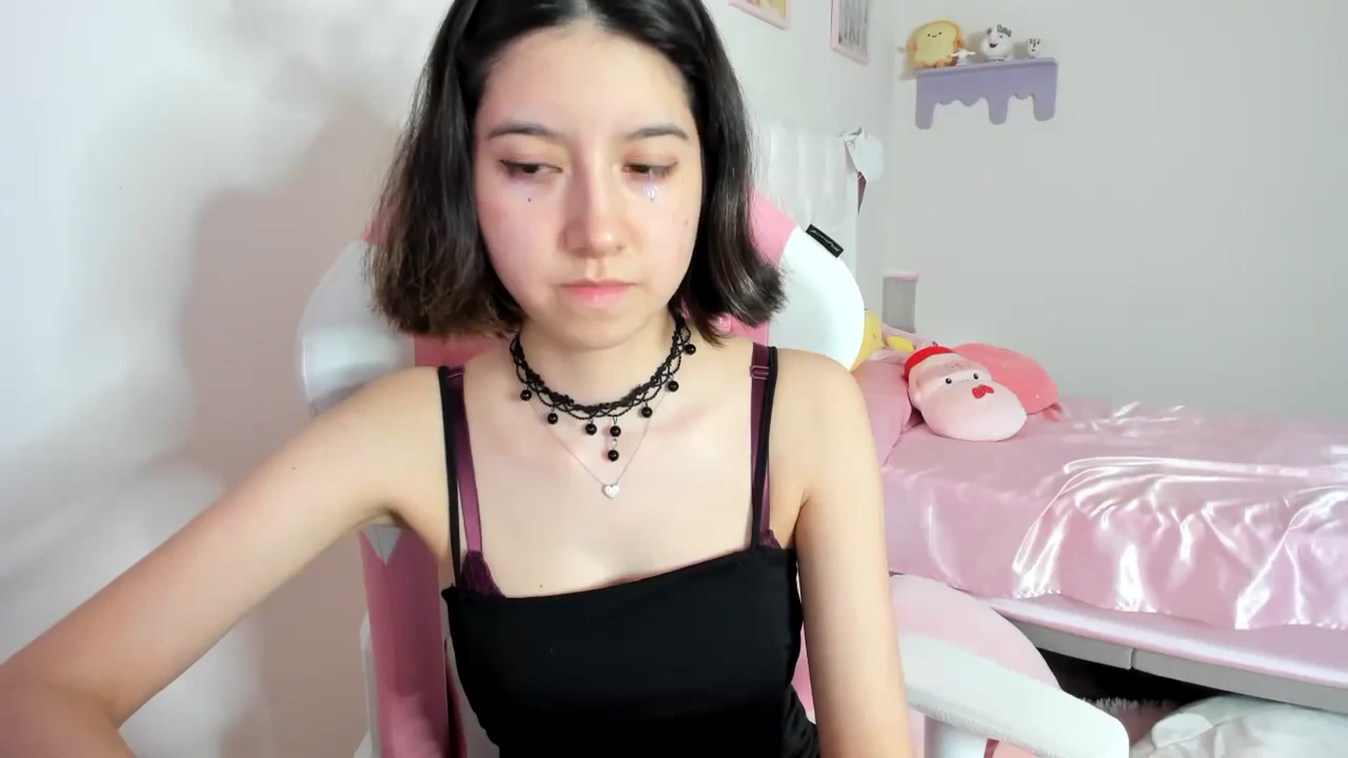 Gallery image thumbnail from Cherrycute666's myfreecams stream on, 09/01/2023, 02:18 image 3 of 20