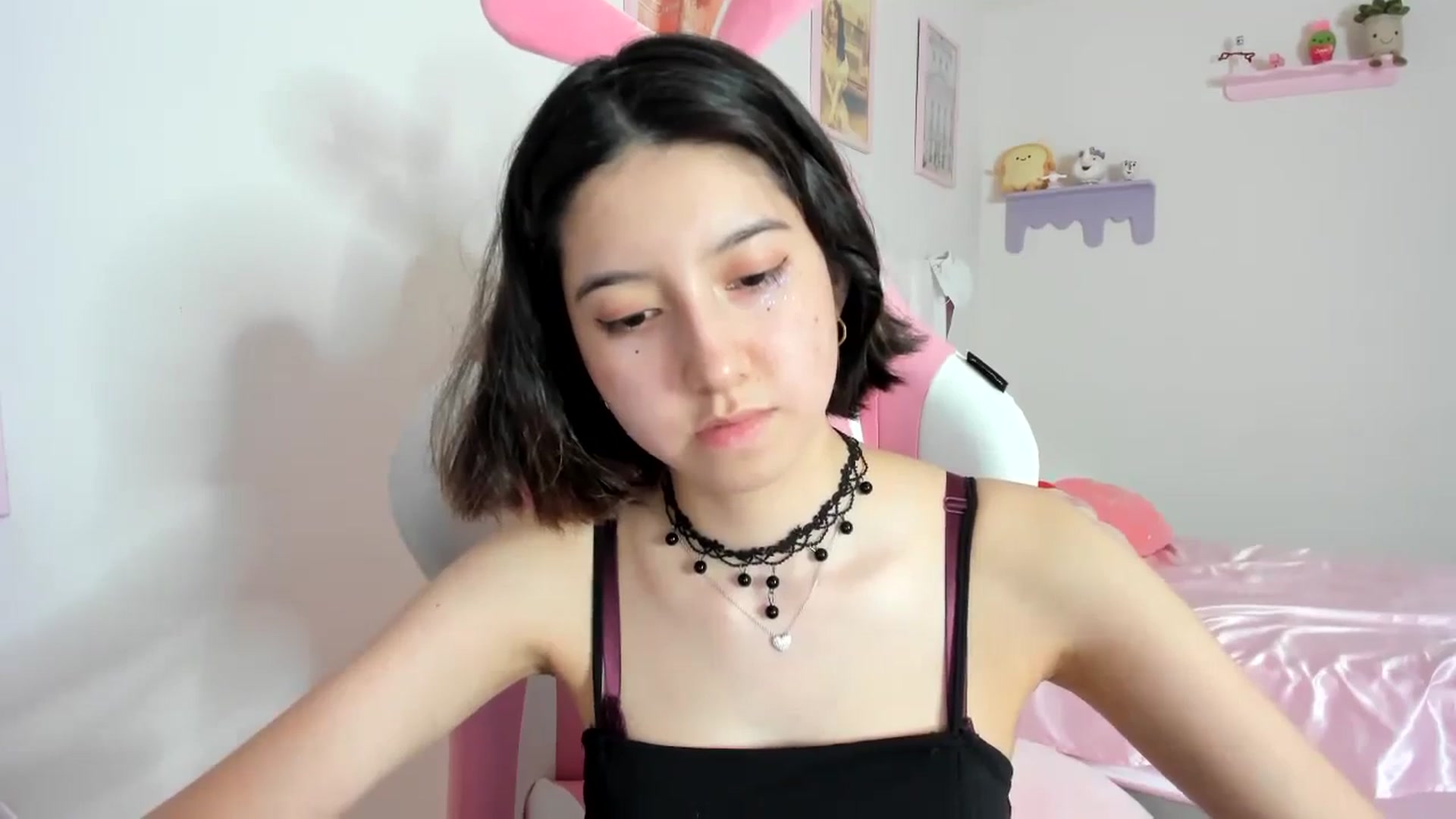 Gallery image thumbnail from Cherrycute666's myfreecams stream on, 09/01/2023, 02:18 image 16 of 20