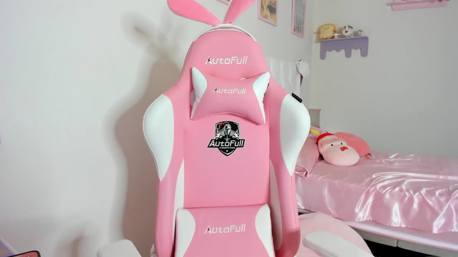 Gallery image thumbnail from Cherrycute666's myfreecams stream on, 09/01/2023, 02:18 image 20 of 20