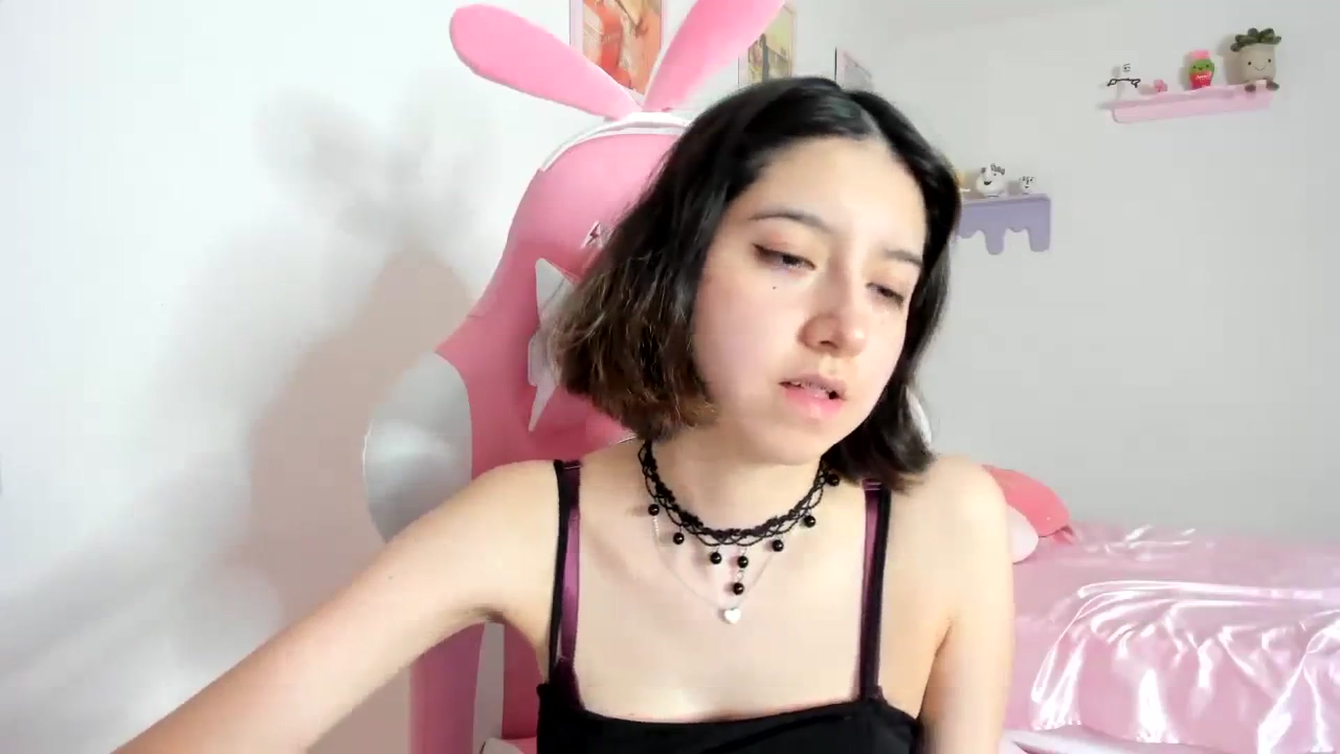 Gallery image thumbnail from Cherrycute666's myfreecams stream on, 09/01/2023, 02:18 image 9 of 20