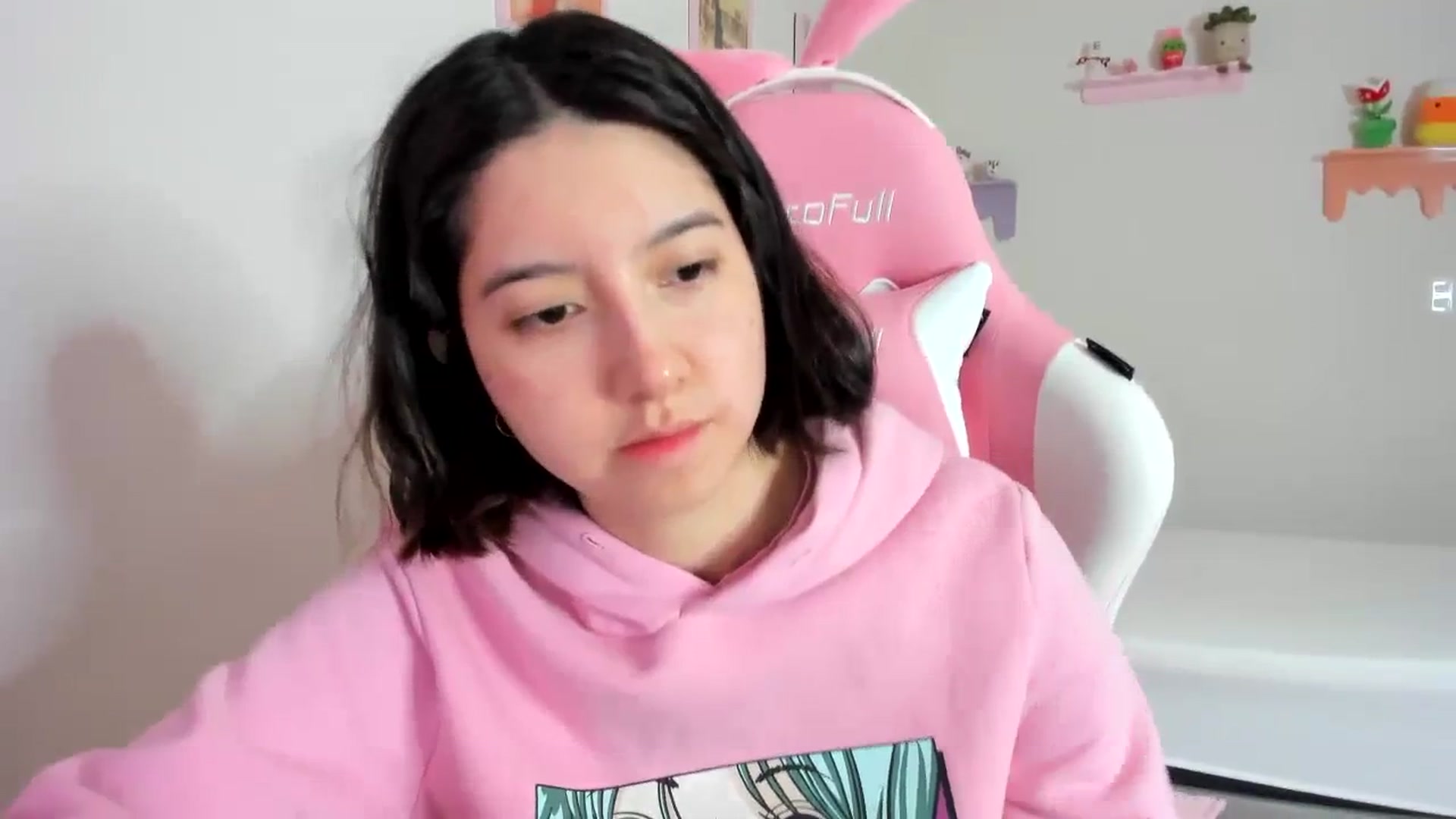 Gallery image thumbnail from Cherrycute666's myfreecams stream on, 09/03/2023, 13:06 image 5 of 20