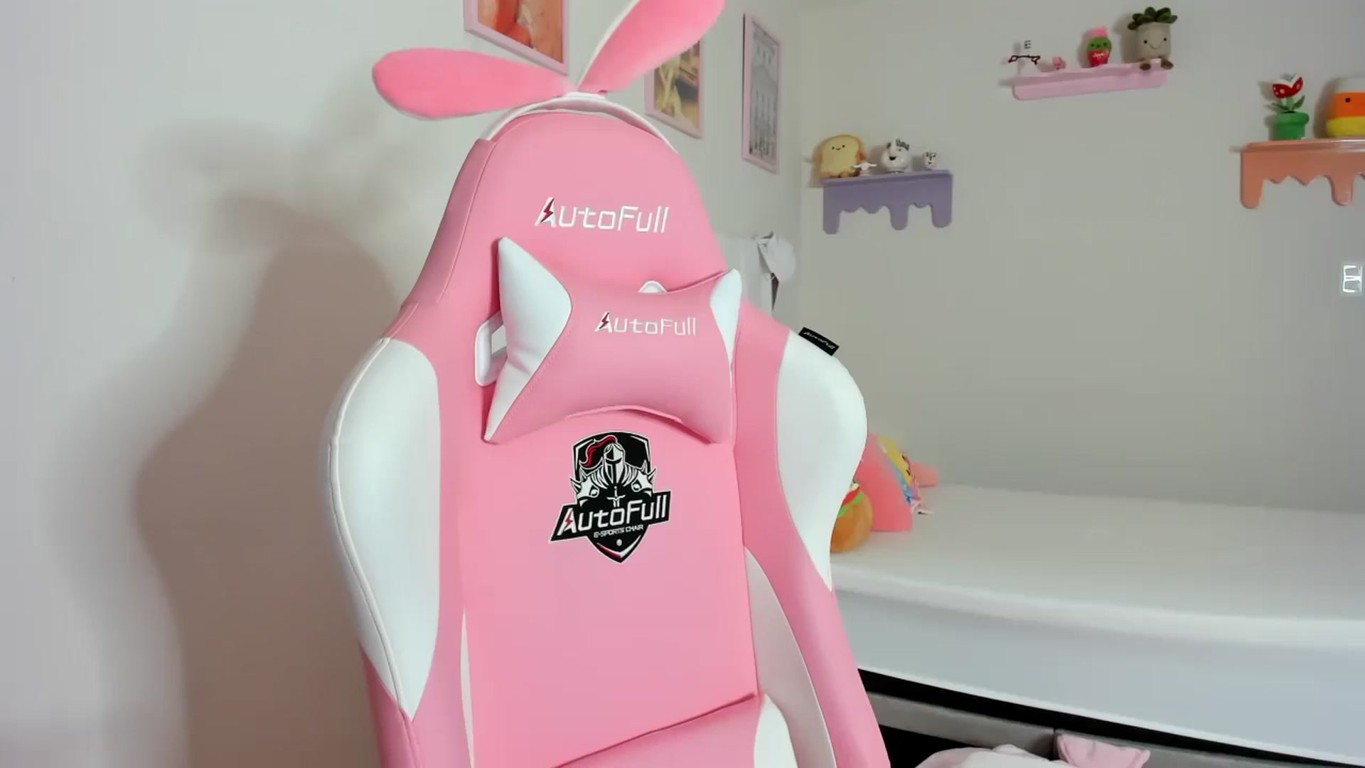Gallery image thumbnail from Cherrycute666's myfreecams stream on, 09/03/2023, 13:06 image 14 of 20
