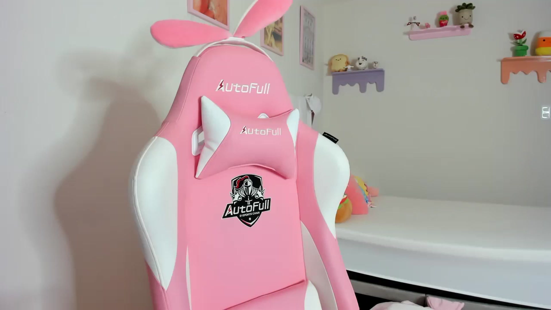 Gallery image thumbnail from Cherrycute666's myfreecams stream on, 09/03/2023, 13:06 image 15 of 20