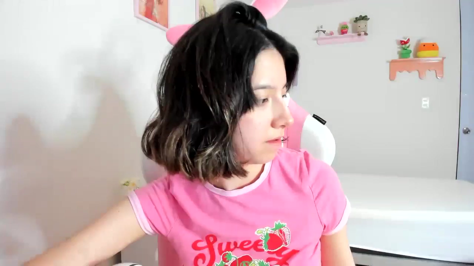 Gallery image thumbnail from Cherrycute666's myfreecams stream on, 09/03/2023, 14:59 image 2 of 20