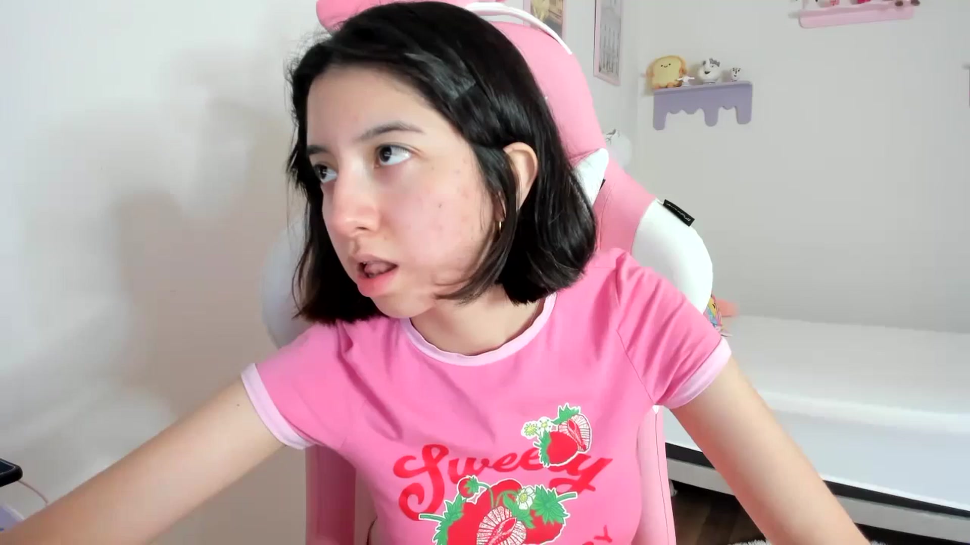 Gallery image thumbnail from Cherrycute666's myfreecams stream on, 09/03/2023, 14:59 image 20 of 20