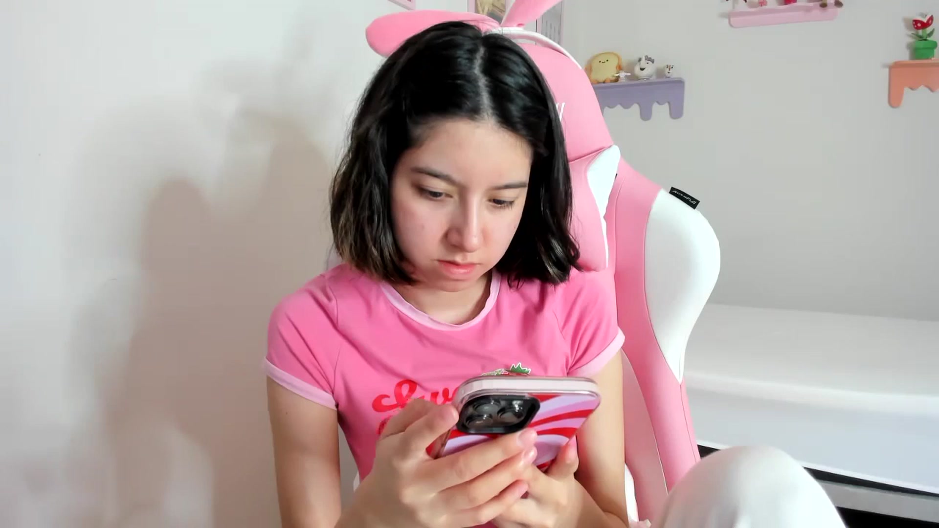 Gallery image thumbnail from Cherrycute666's myfreecams stream on, 09/03/2023, 14:59 image 6 of 20