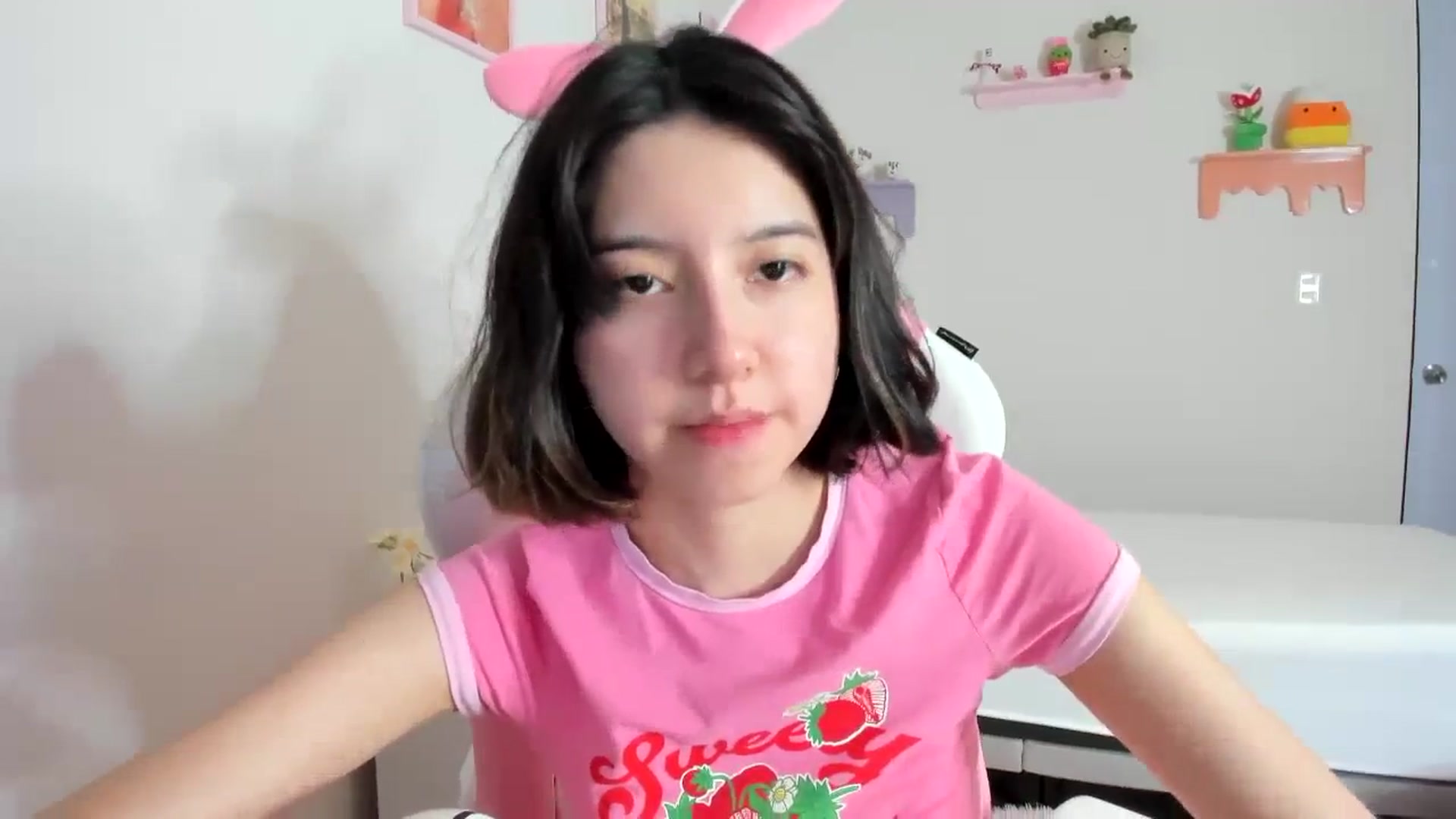 Gallery image thumbnail from Cherrycute666's myfreecams stream on, 09/03/2023, 14:59 image 4 of 20