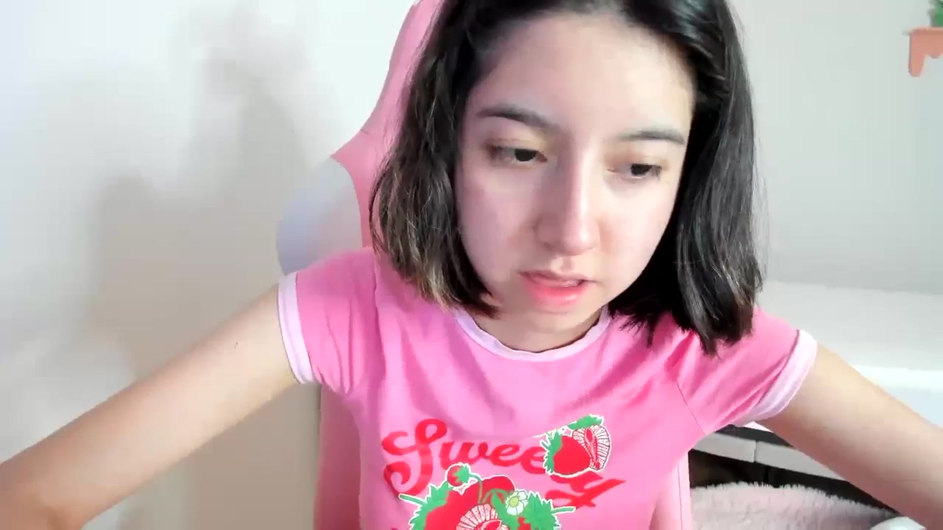 Gallery image thumbnail from Cherrycute666's myfreecams stream on, 09/03/2023, 14:59 image 12 of 20