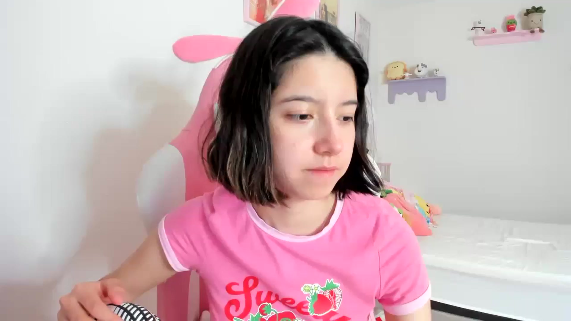 Gallery image thumbnail from Cherrycute666's myfreecams stream on, 09/03/2023, 23:30 image 1 of 20