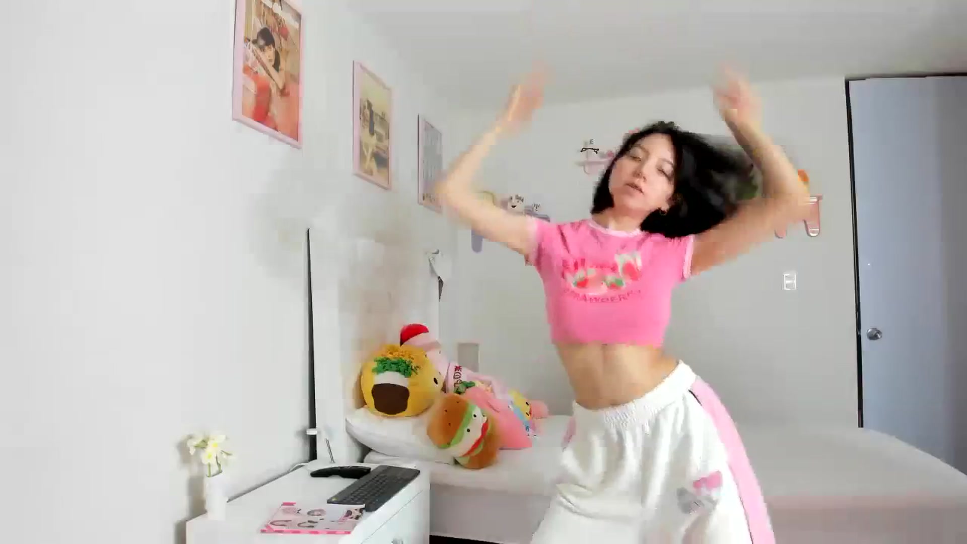 Gallery image thumbnail from Cherrycute666's myfreecams stream on, 09/03/2023, 23:30 image 16 of 20