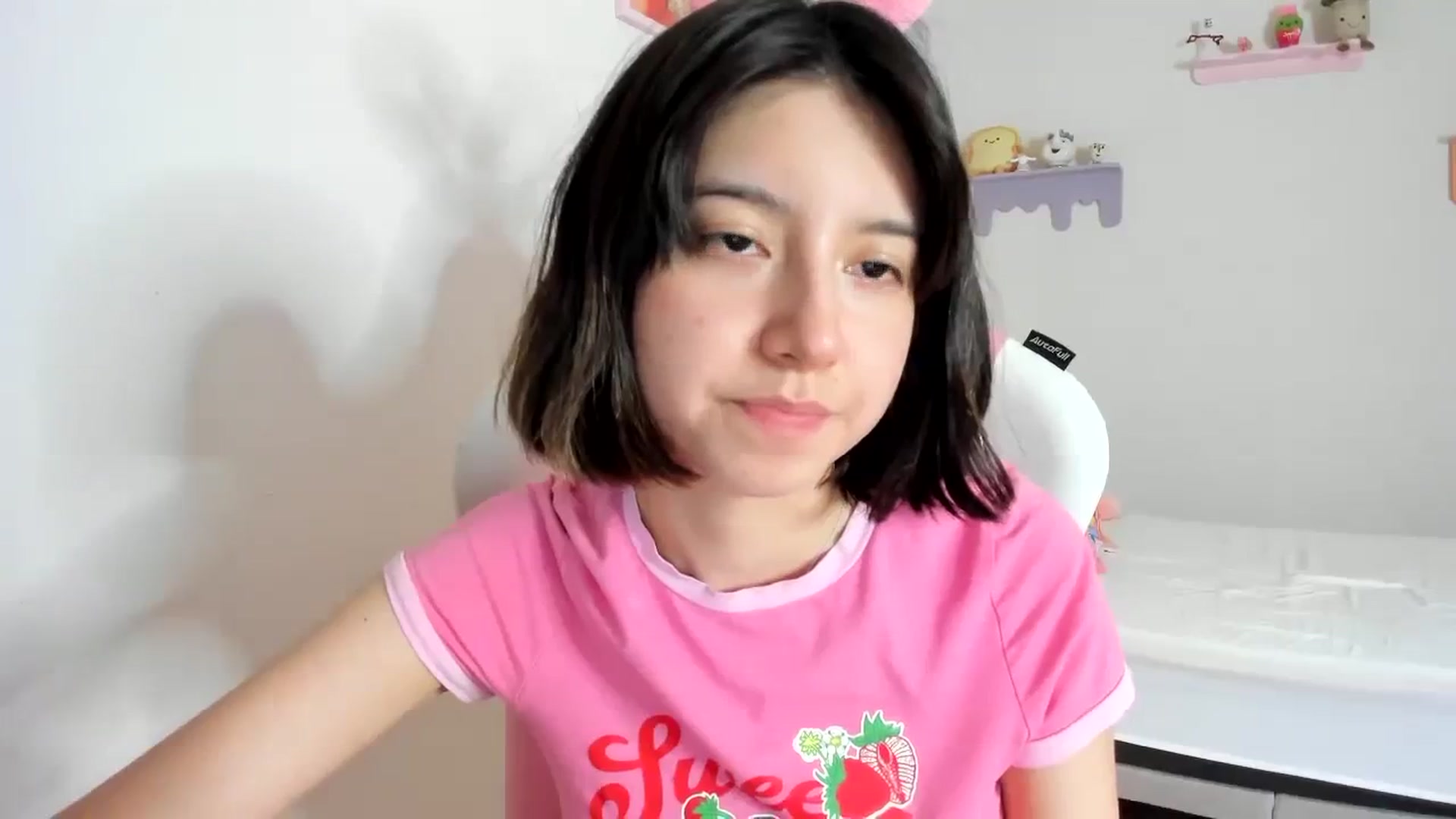 Gallery image thumbnail from Cherrycute666's myfreecams stream on, 09/04/2023, 02:24 image 13 of 20