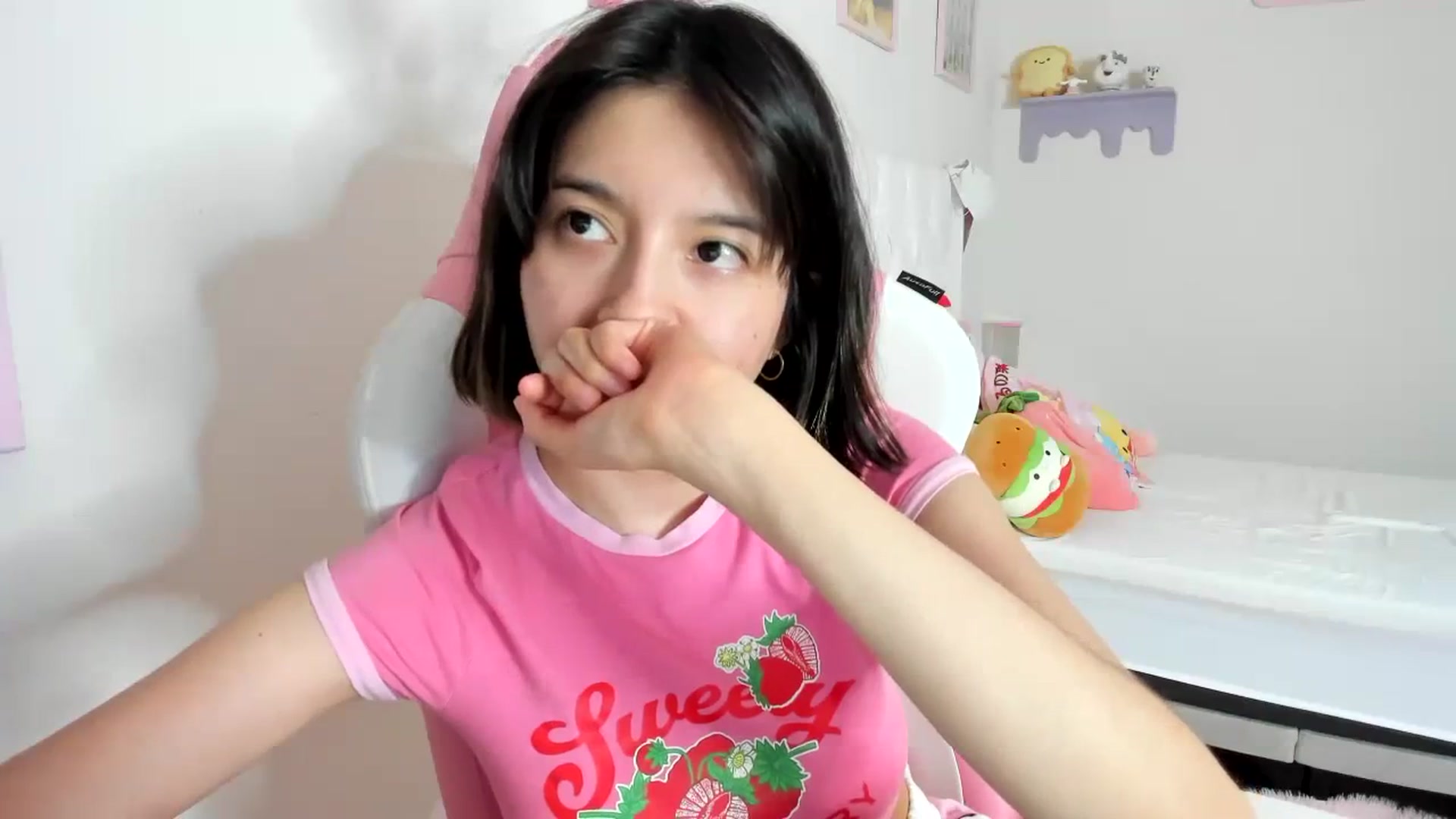 Gallery image thumbnail from Cherrycute666's myfreecams stream on, 09/04/2023, 02:24 image 6 of 20