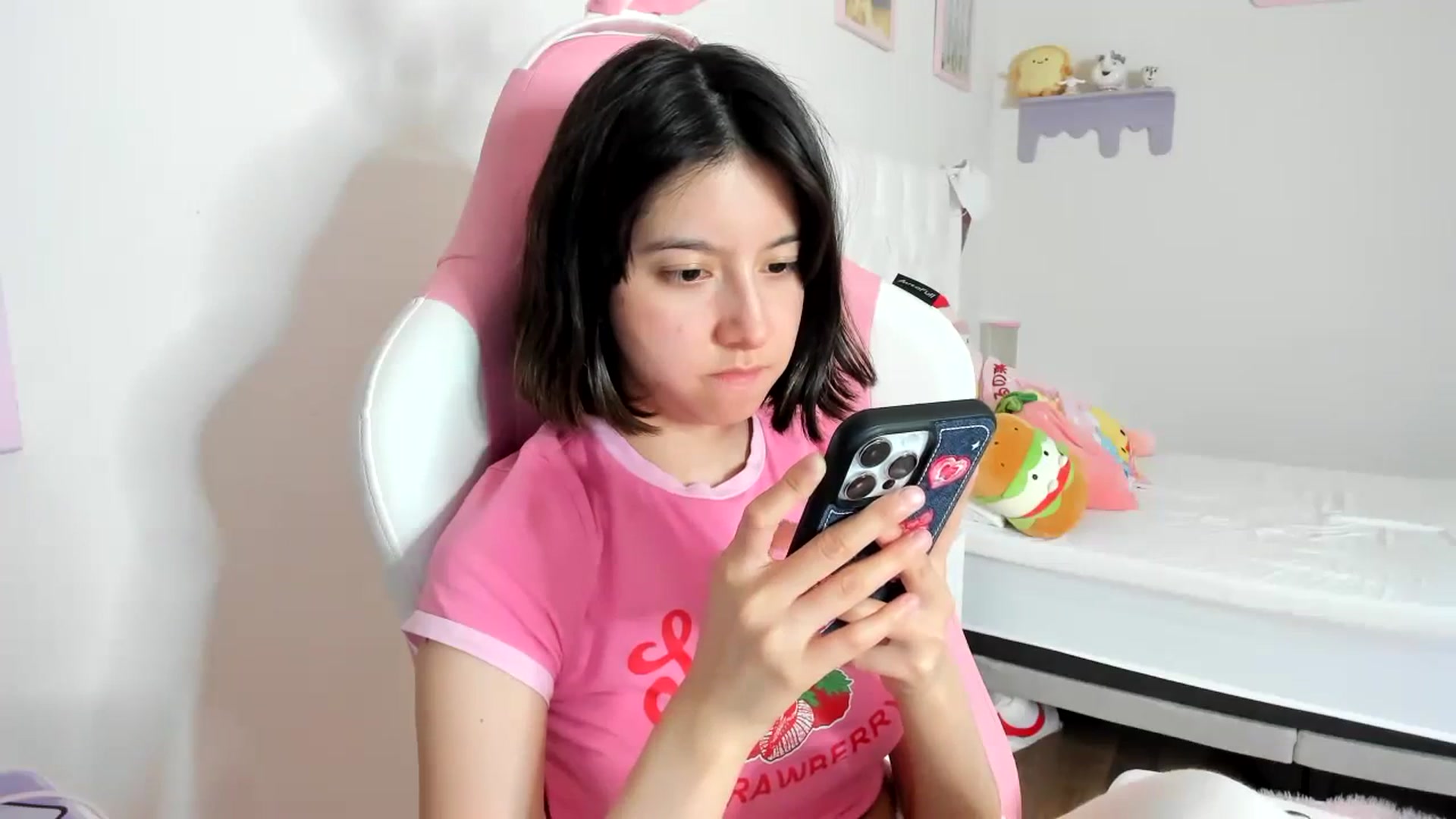 Gallery image thumbnail from Cherrycute666's myfreecams stream on, 09/04/2023, 02:24 image 5 of 20