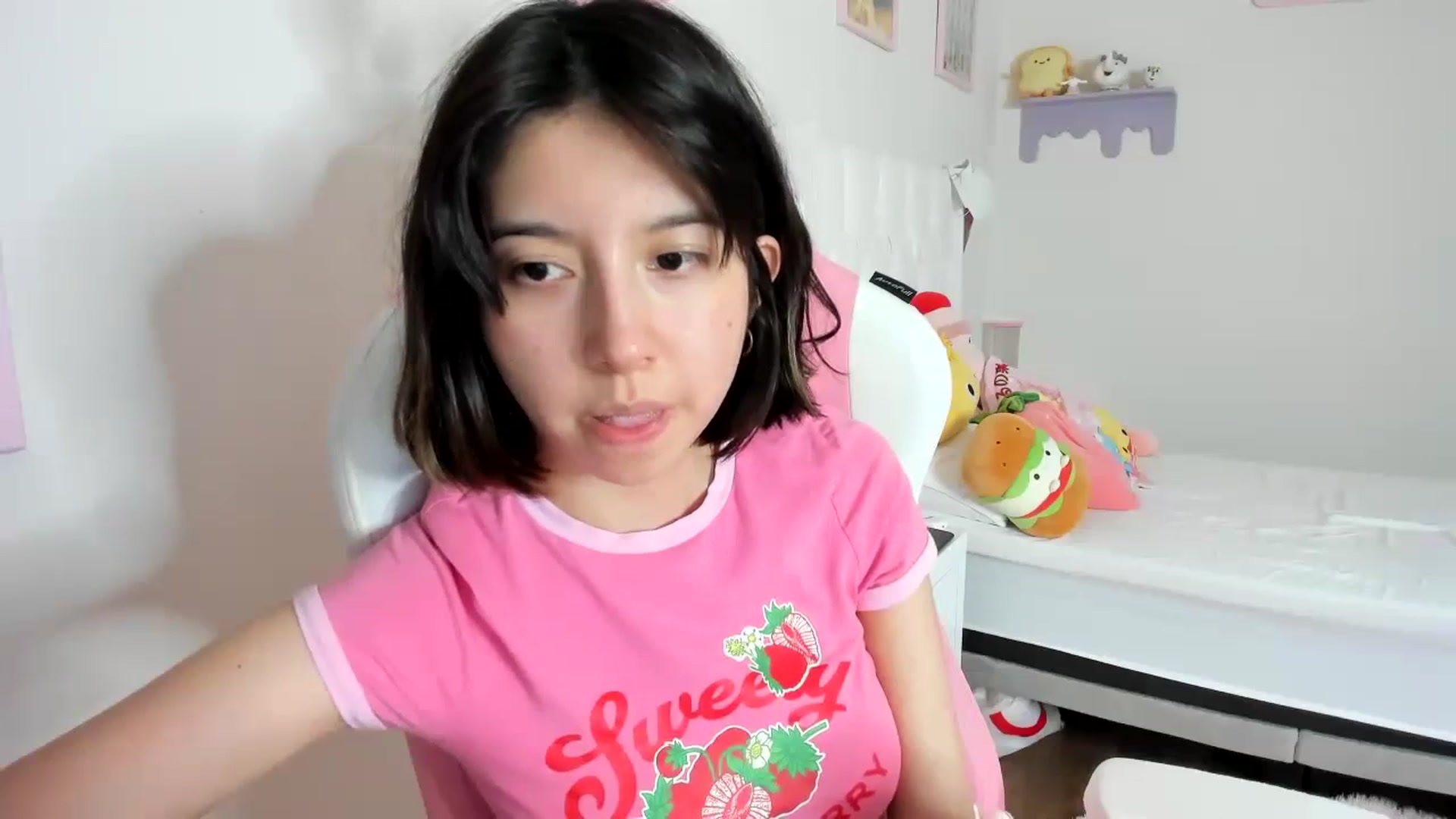 Gallery image thumbnail from Cherrycute666's myfreecams stream on, 09/04/2023, 02:24 image 7 of 20