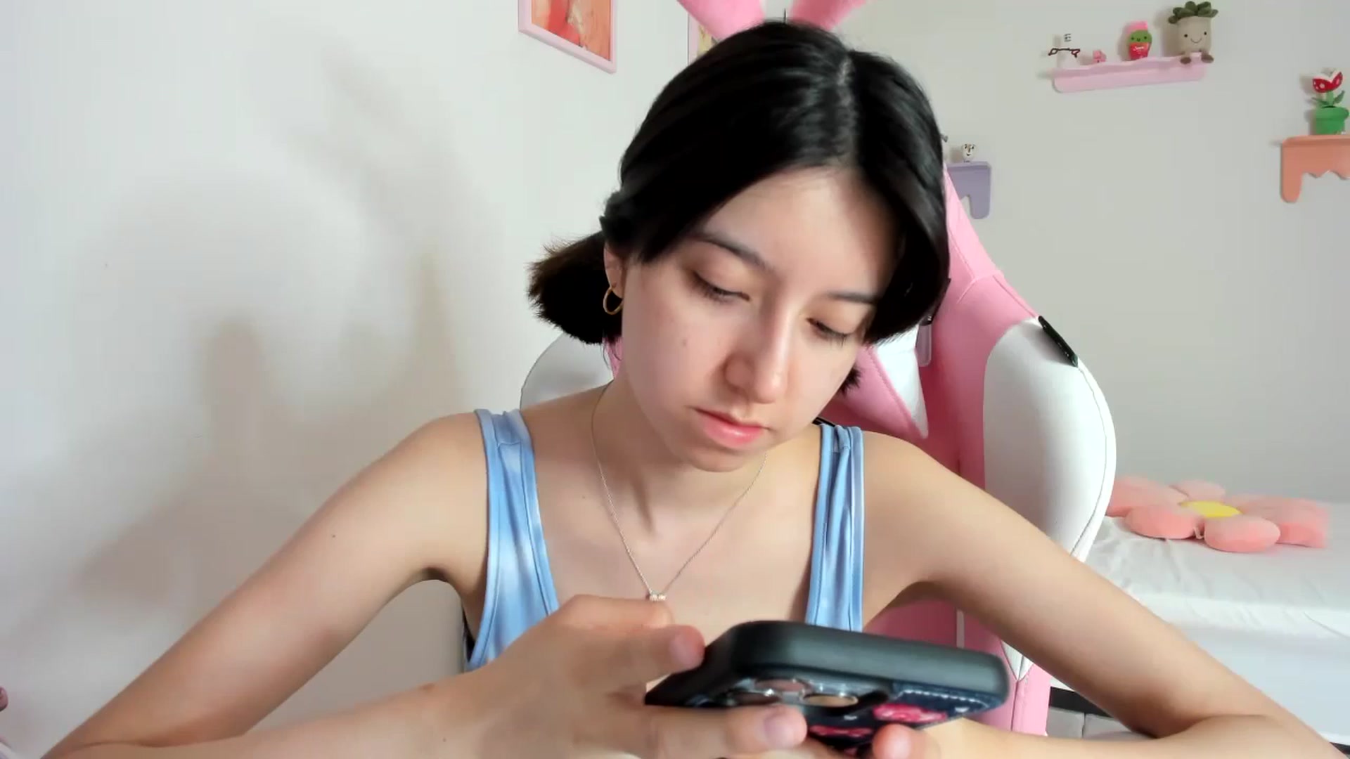 Gallery image thumbnail from Cherrycute666's myfreecams stream on, 09/04/2023, 19:41 image 16 of 20