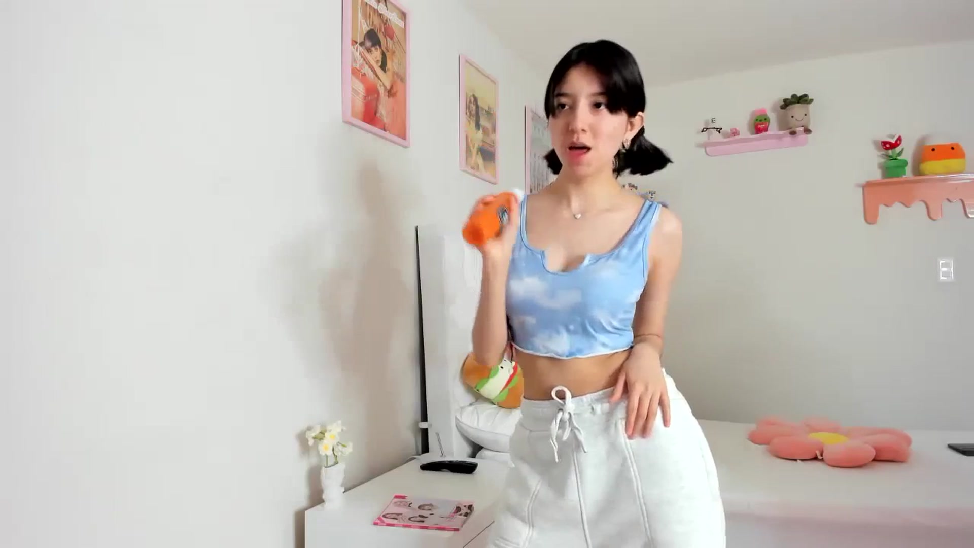 Gallery image thumbnail from Cherrycute666's myfreecams stream on, 09/04/2023, 19:41 image 11 of 20