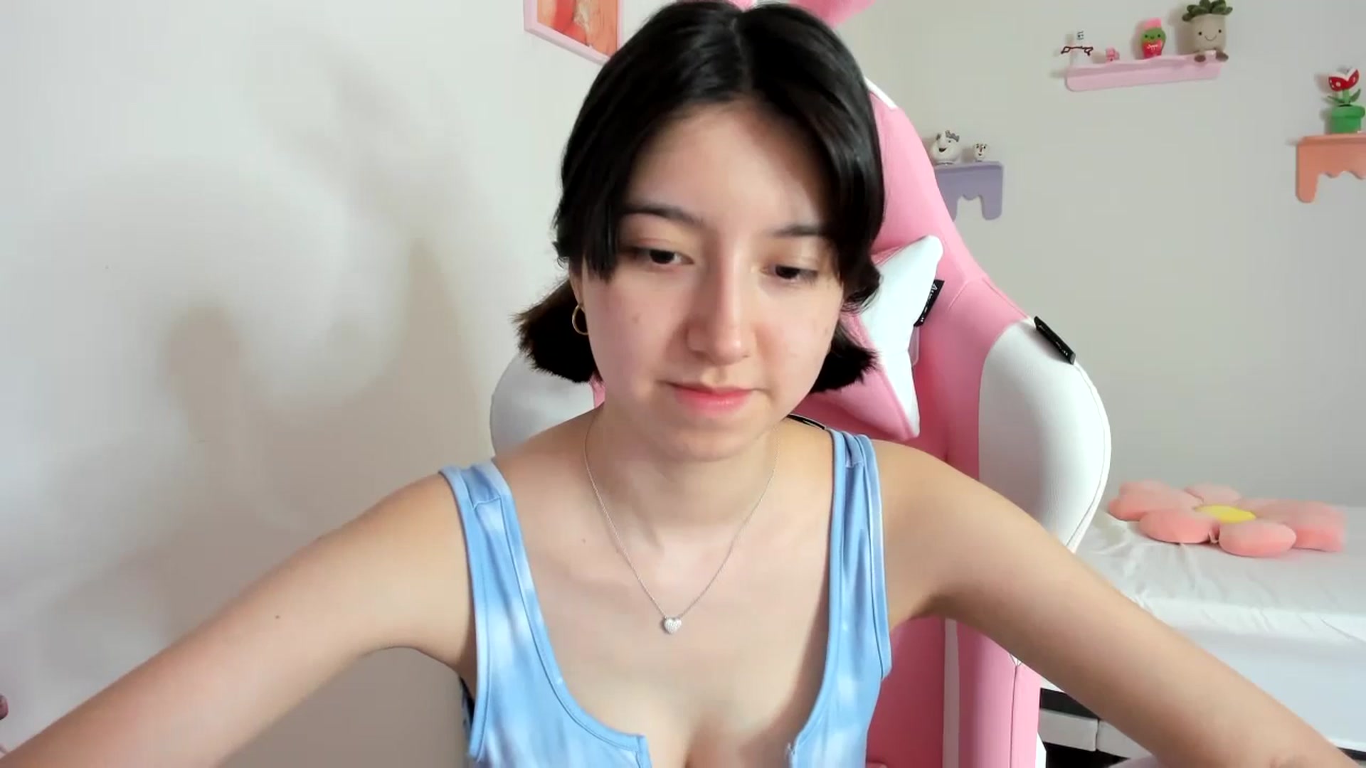 Gallery image thumbnail from Cherrycute666's myfreecams stream on, 09/04/2023, 19:41 image 17 of 20