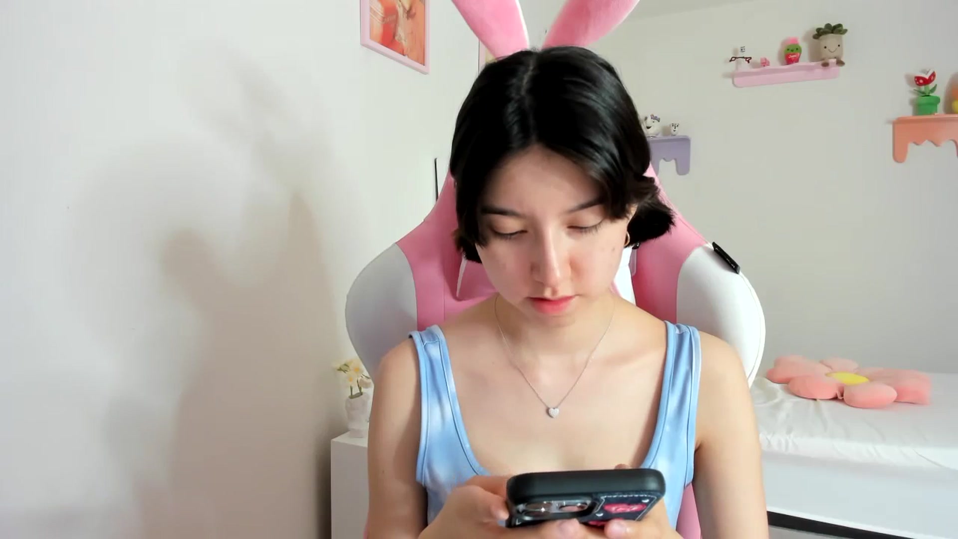 Gallery image thumbnail from Cherrycute666's myfreecams stream on, 09/04/2023, 19:41 image 14 of 20