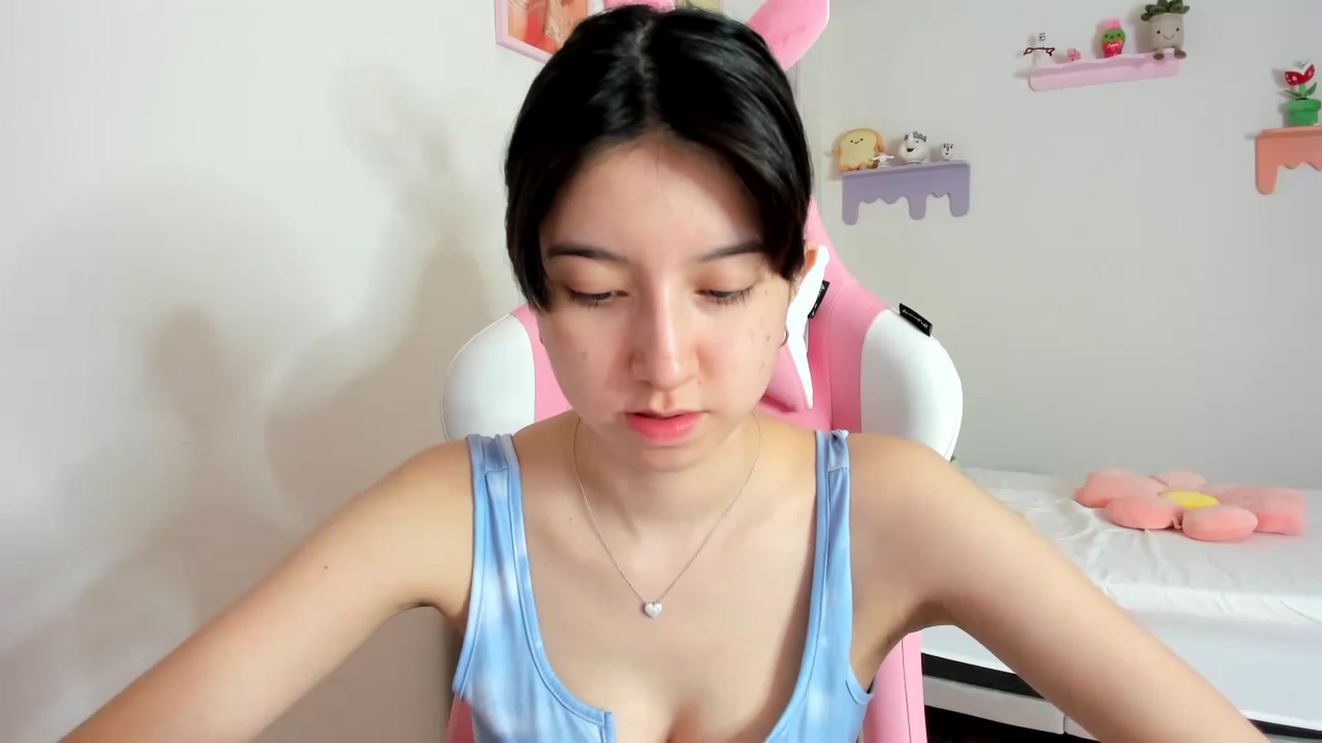 Gallery image thumbnail from Cherrycute666's myfreecams stream on, 09/04/2023, 19:41 image 6 of 20