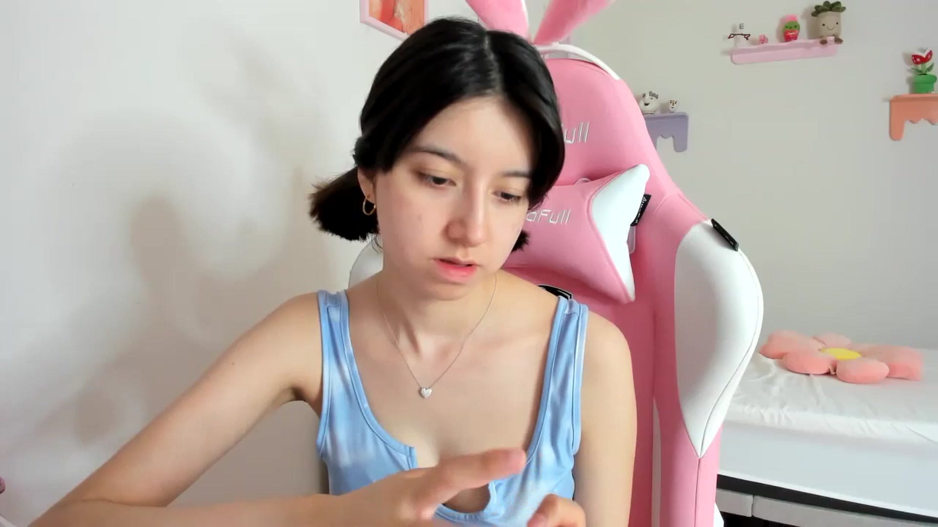 Gallery image thumbnail from Cherrycute666's myfreecams stream on, 09/04/2023, 19:41 image 15 of 20
