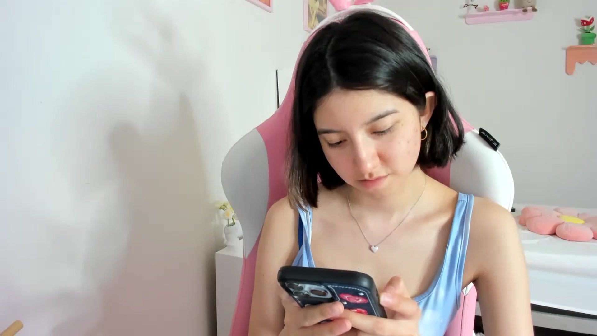 Gallery image thumbnail from Cherrycute666's myfreecams stream on, 09/04/2023, 23:10 image 16 of 20