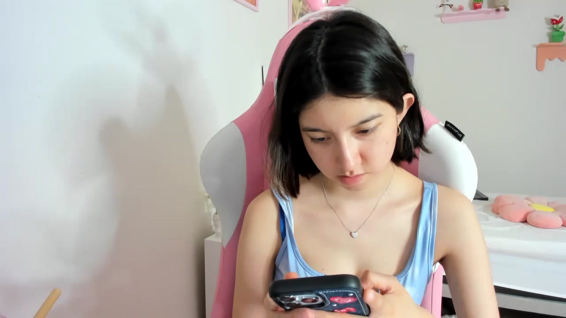 Gallery image thumbnail from Cherrycute666's myfreecams stream on, 09/04/2023, 23:10 image 6 of 20