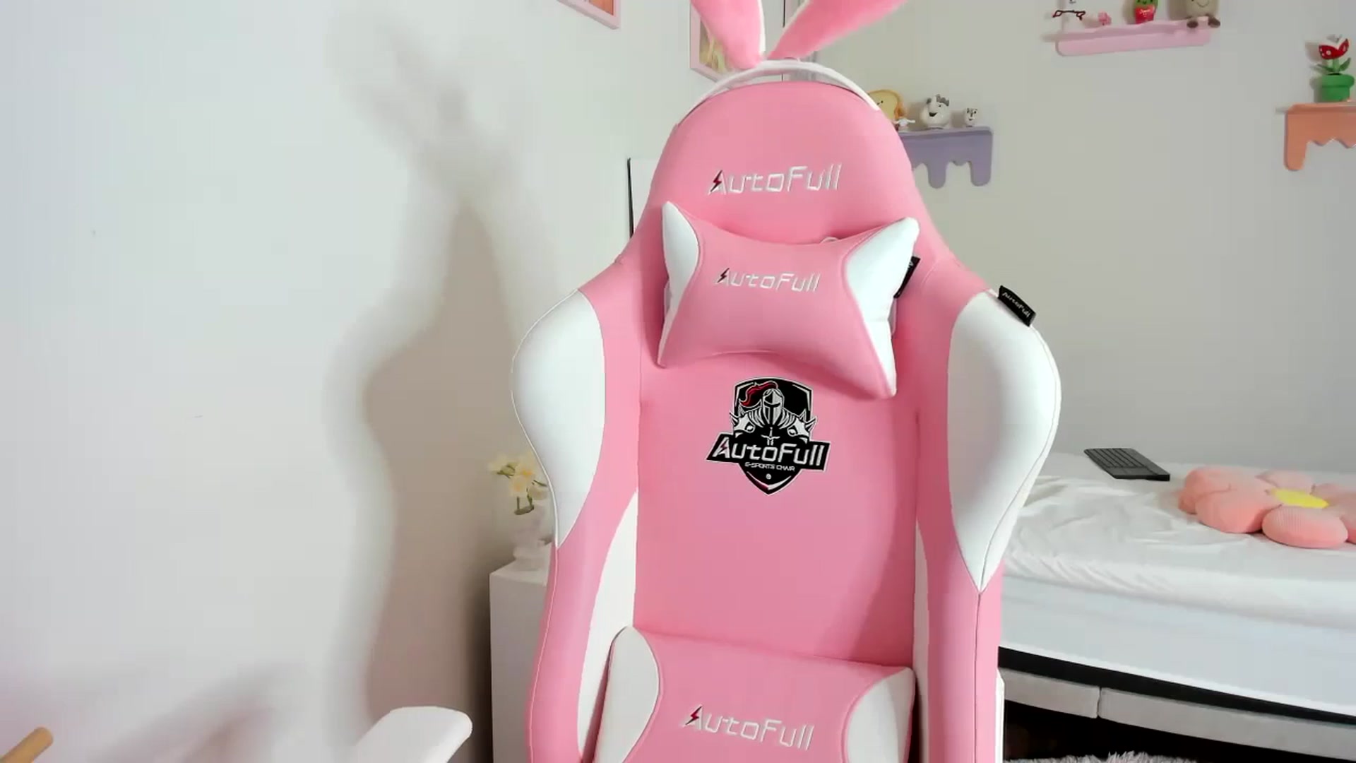 Gallery image thumbnail from Cherrycute666's myfreecams stream on, 09/04/2023, 23:10 image 18 of 20