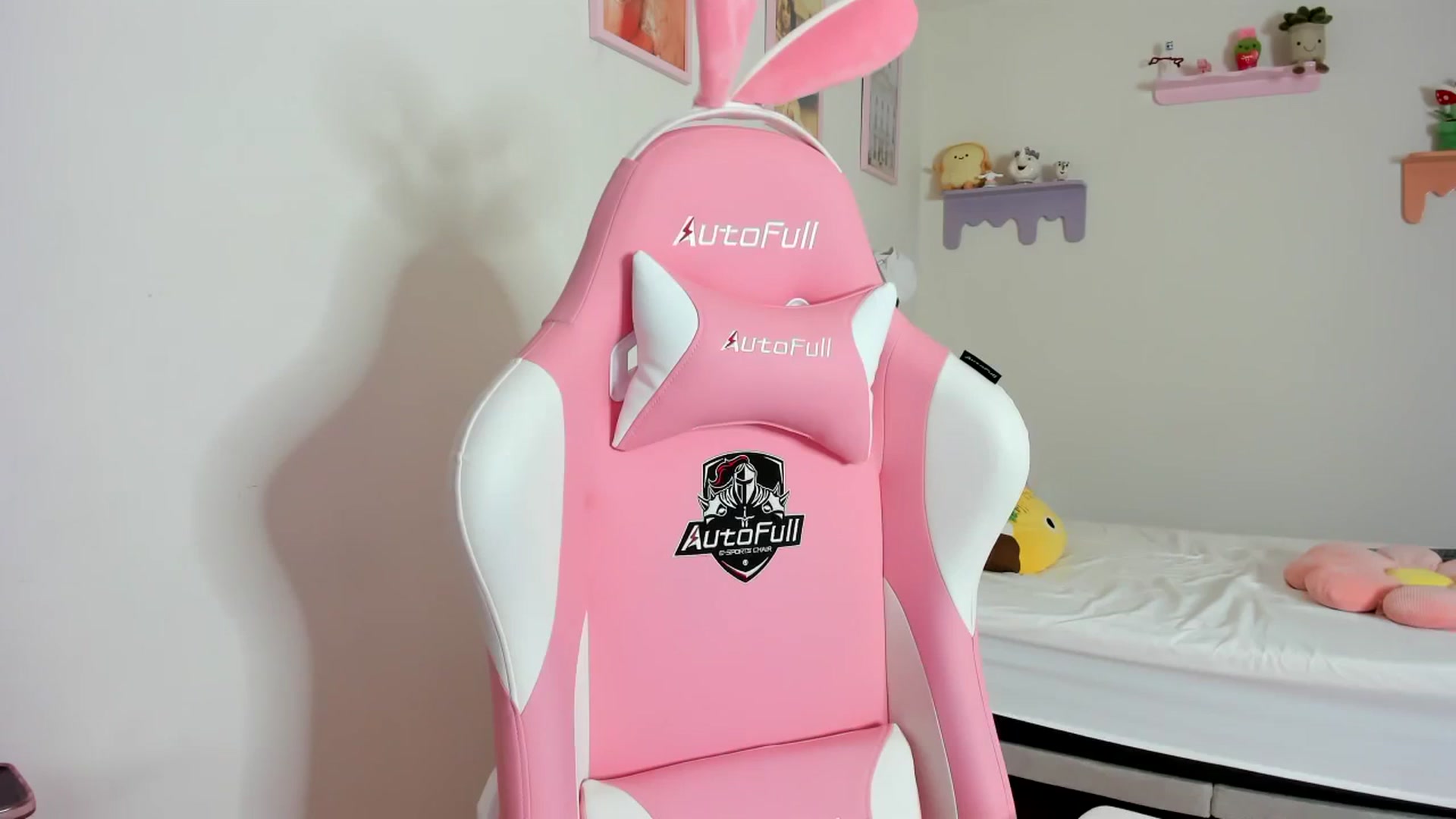 Gallery image thumbnail from Cherrycute666's myfreecams stream on, 09/05/2023, 24:06 image 11 of 20