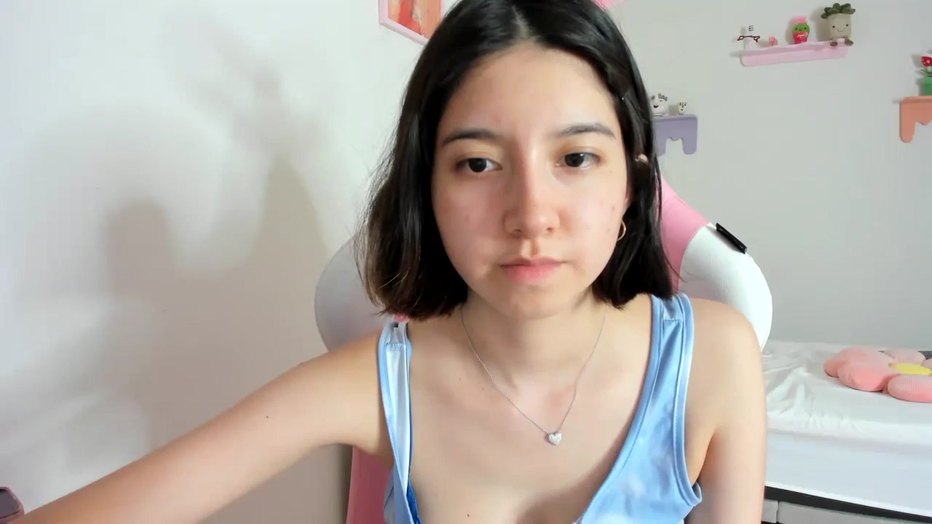 Gallery image thumbnail from Cherrycute666's myfreecams stream on, 09/05/2023, 24:06 image 7 of 20