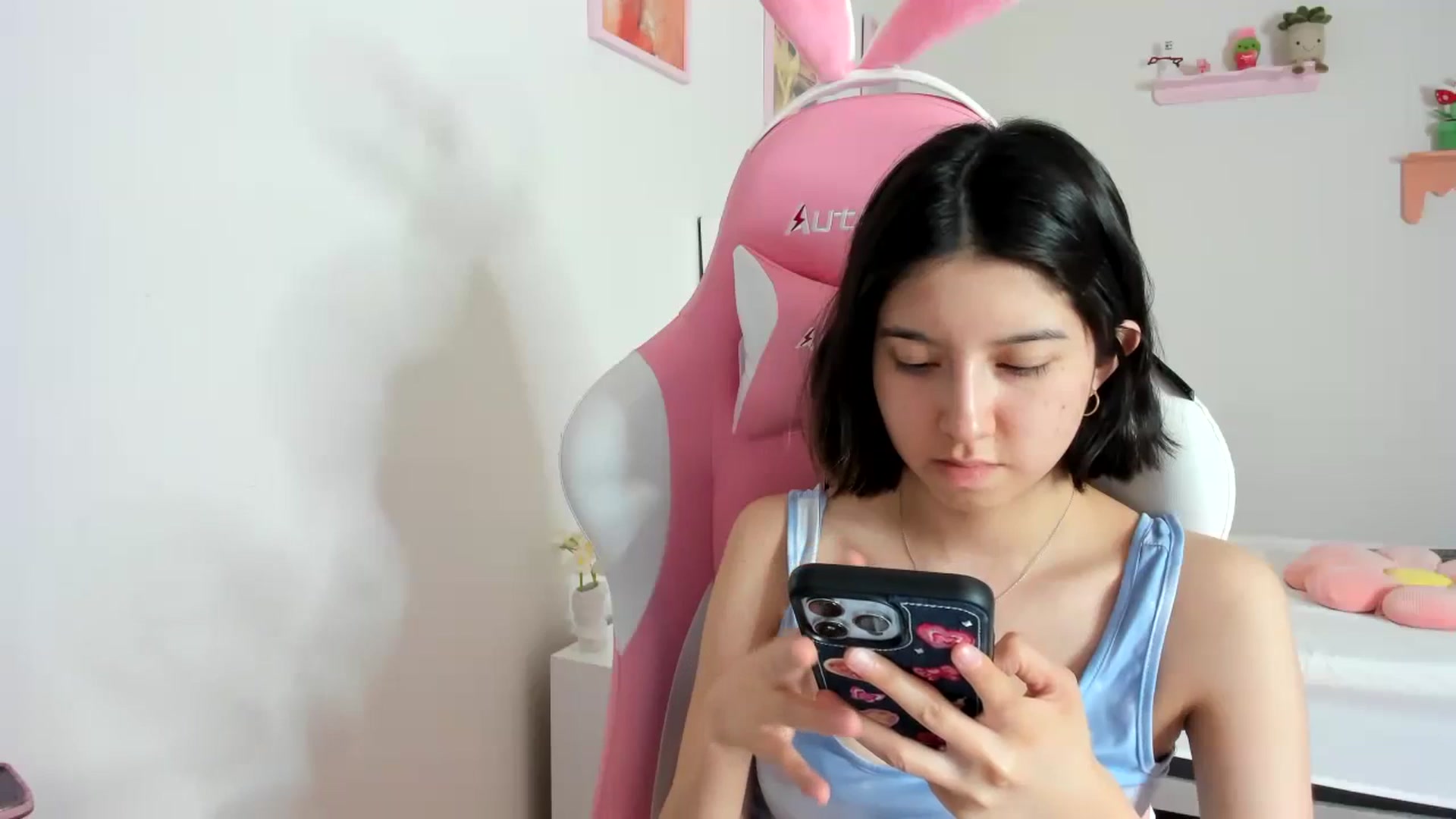 Gallery image thumbnail from Cherrycute666's myfreecams stream on, 09/05/2023, 24:06 image 8 of 20