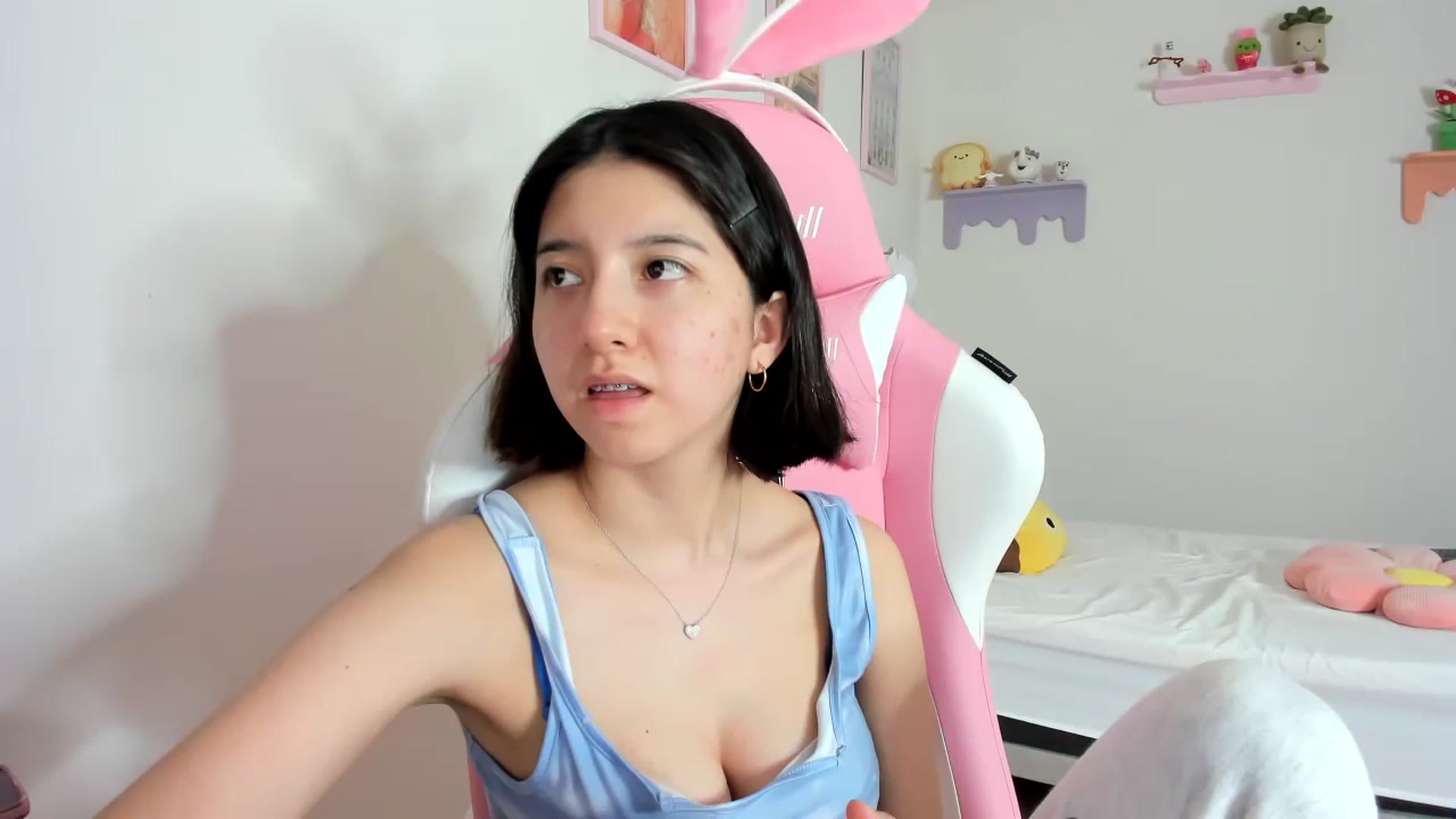 Gallery image thumbnail from Cherrycute666's myfreecams stream on, 09/05/2023, 24:06 image 17 of 20
