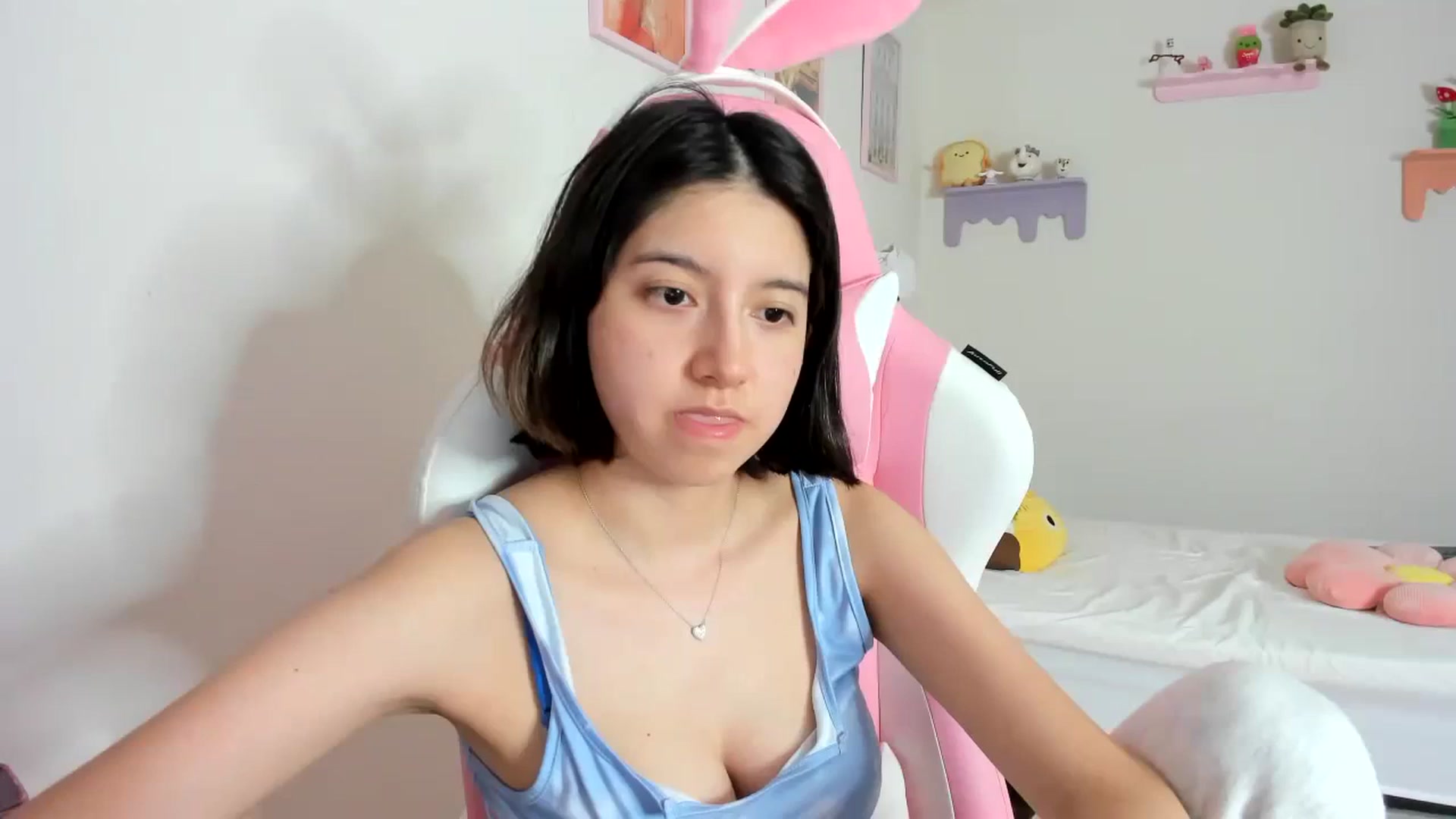 Gallery image thumbnail from Cherrycute666's myfreecams stream on, 09/05/2023, 24:06 image 19 of 20