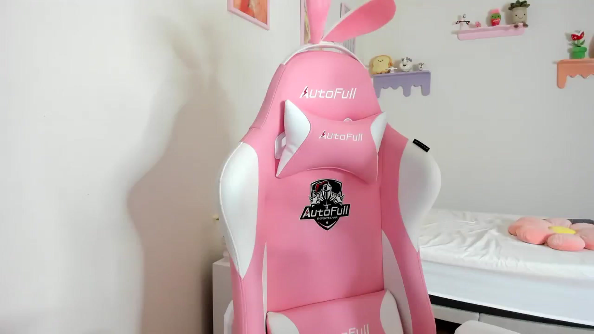 Gallery image thumbnail from Cherrycute666's myfreecams stream on, 09/05/2023, 04:08 image 17 of 20