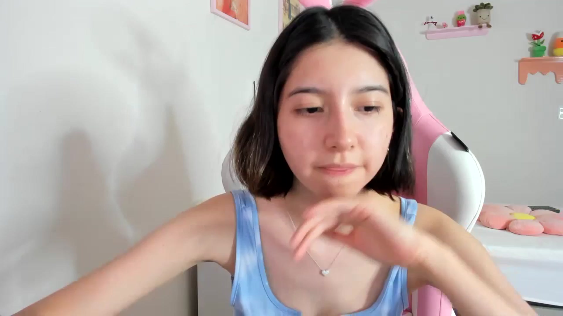 Gallery image thumbnail from Cherrycute666's myfreecams stream on, 09/05/2023, 04:08 image 11 of 20
