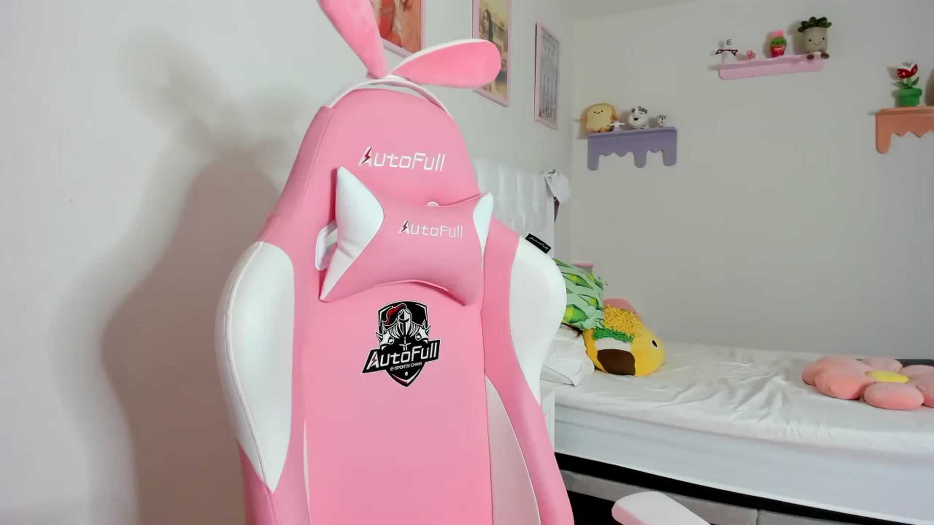 Gallery image thumbnail from Cherrycute666's myfreecams stream on, 09/05/2023, 05:18 image 19 of 20