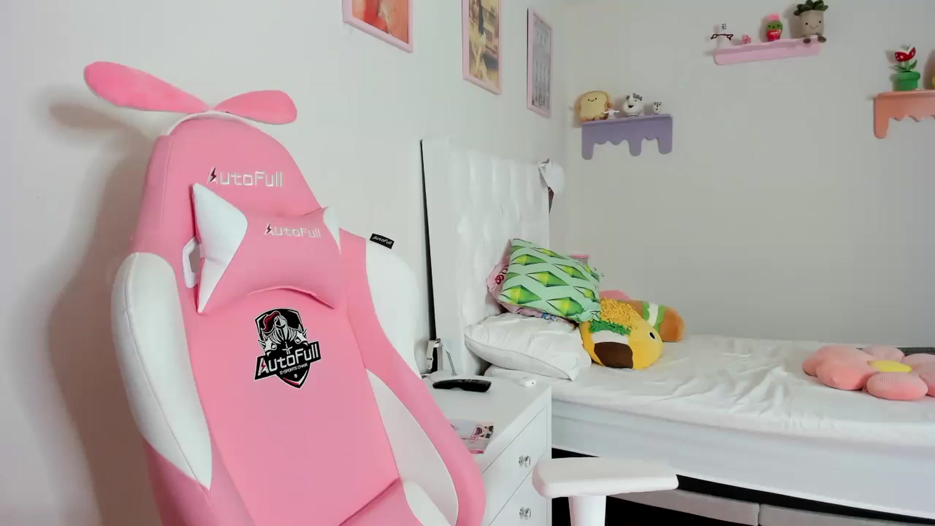 Gallery image thumbnail from Cherrycute666's myfreecams stream on, 09/05/2023, 17:50 image 20 of 20