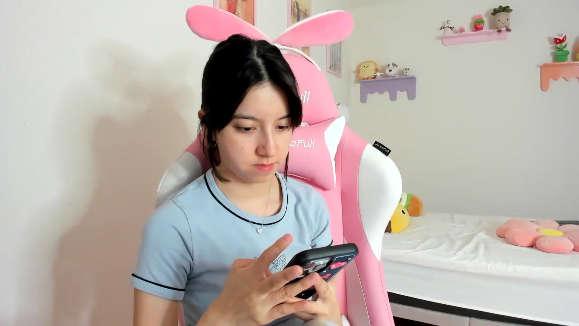 Gallery image thumbnail from Cherrycute666's myfreecams stream on, 09/05/2023, 17:50 image 17 of 20