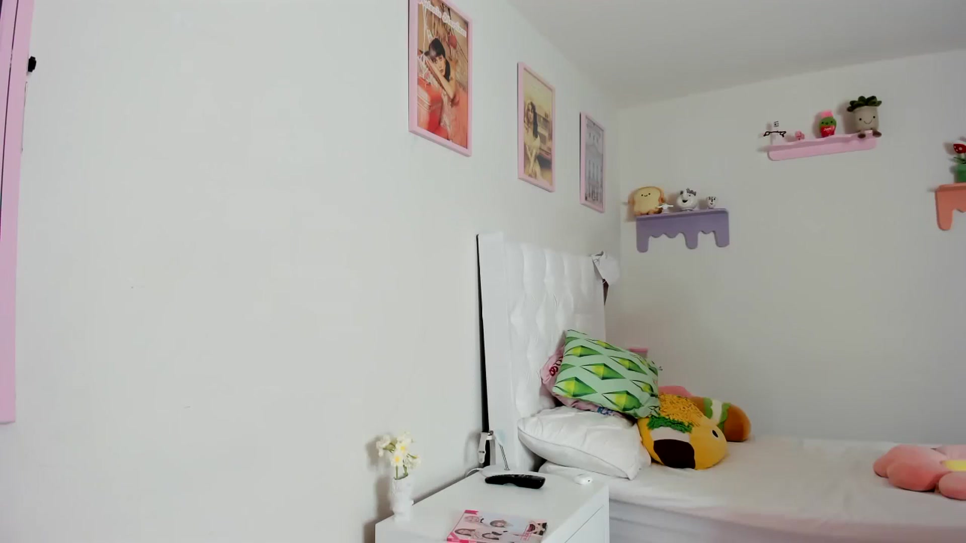 Gallery image thumbnail from Cherrycute666's myfreecams stream on, 09/05/2023, 17:50 image 12 of 20